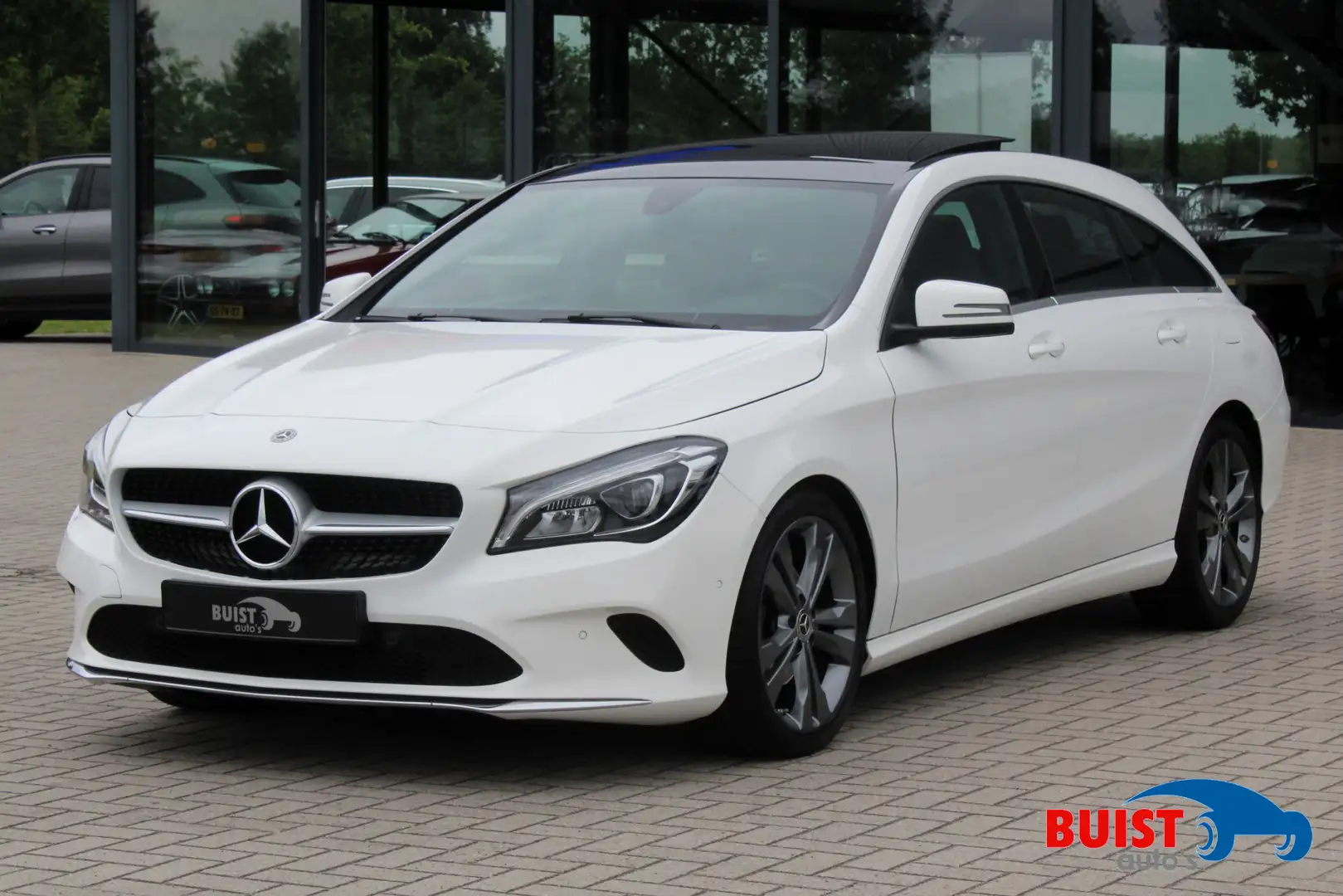 Mercedes-Benz CLA 180 Shooting Brake Business Solution AMG PANO LED 1024 White - 1