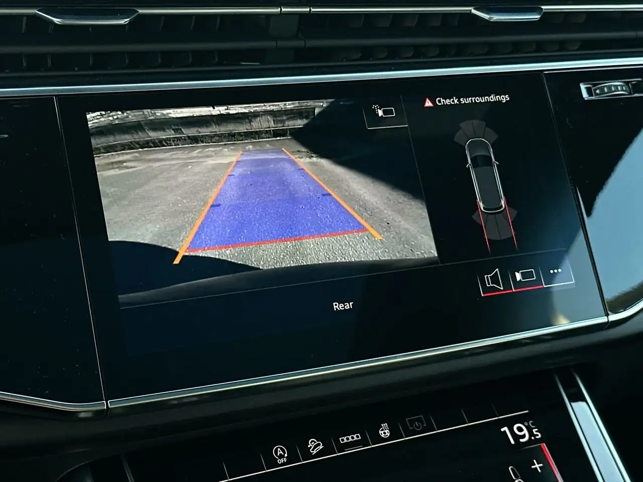 Audi Q7 снимка Audi Q7