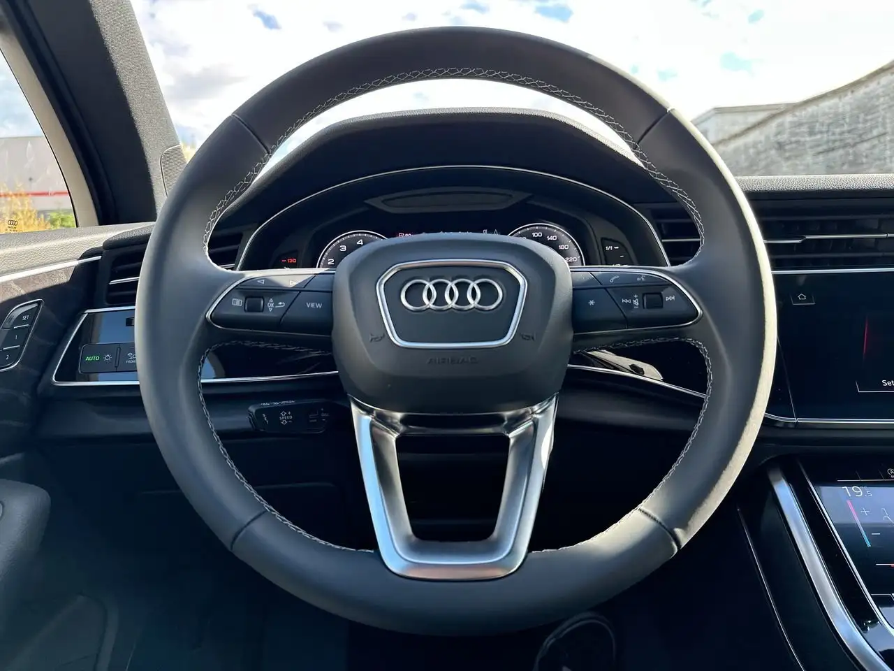 Audi Q7 снимка Audi Q7