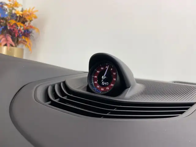 Porsche Taycan view 22