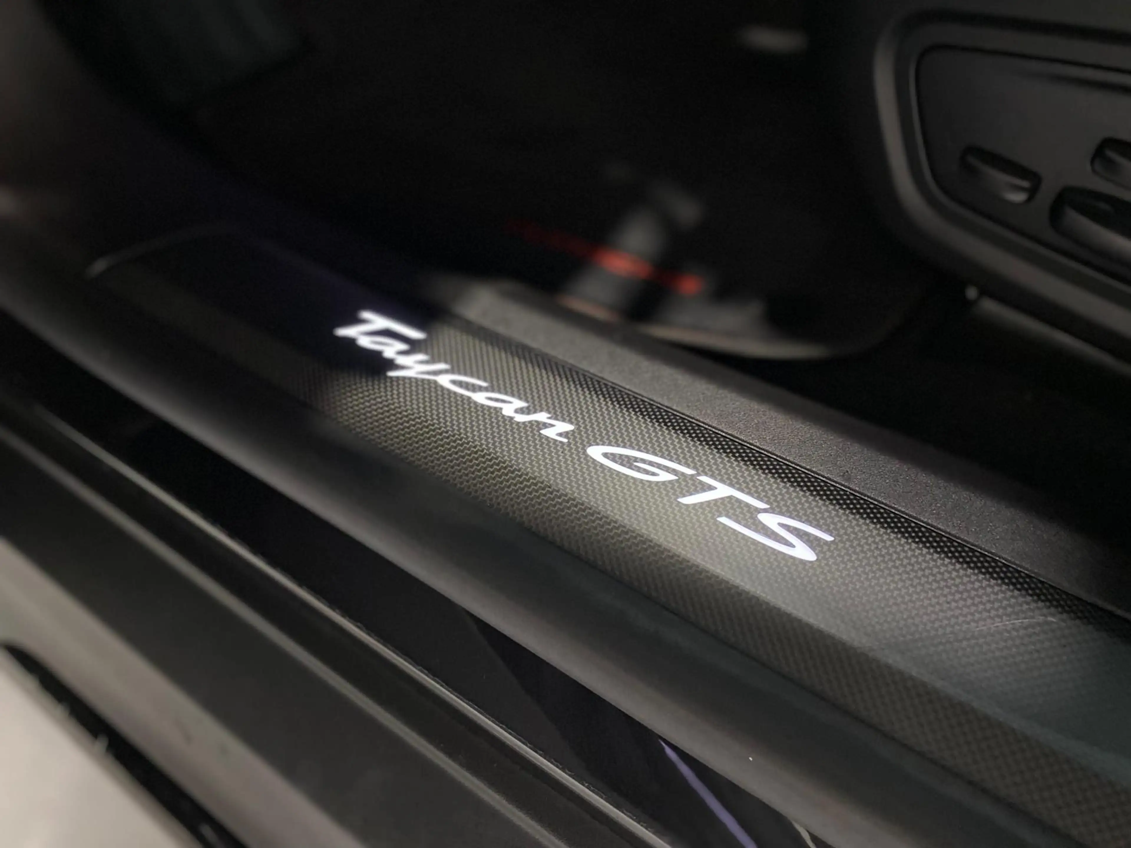 Porsche Taycan GTS 93 kWh — photo 19