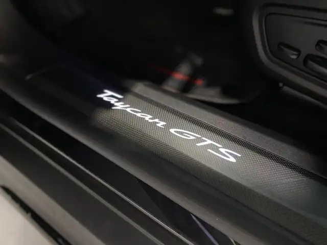 Porsche Taycan view 19