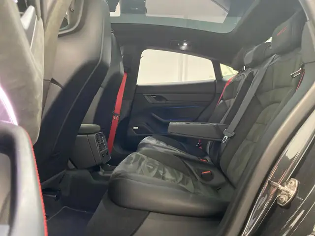 Porsche Taycan view 25