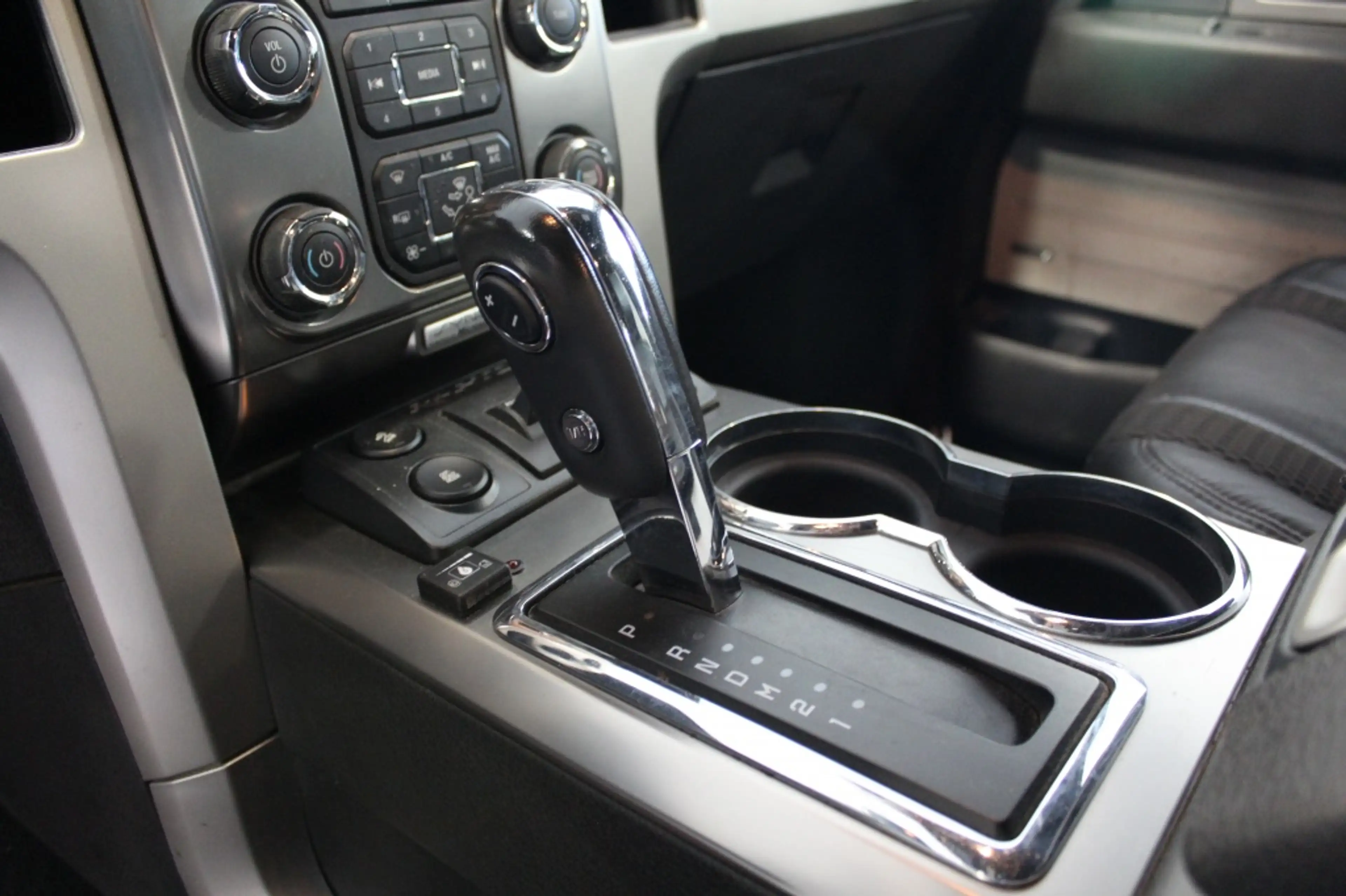 Ford F 150 SVT RAPTOR 4x4 / LPG / Trekhaa 6.2 — photo 8