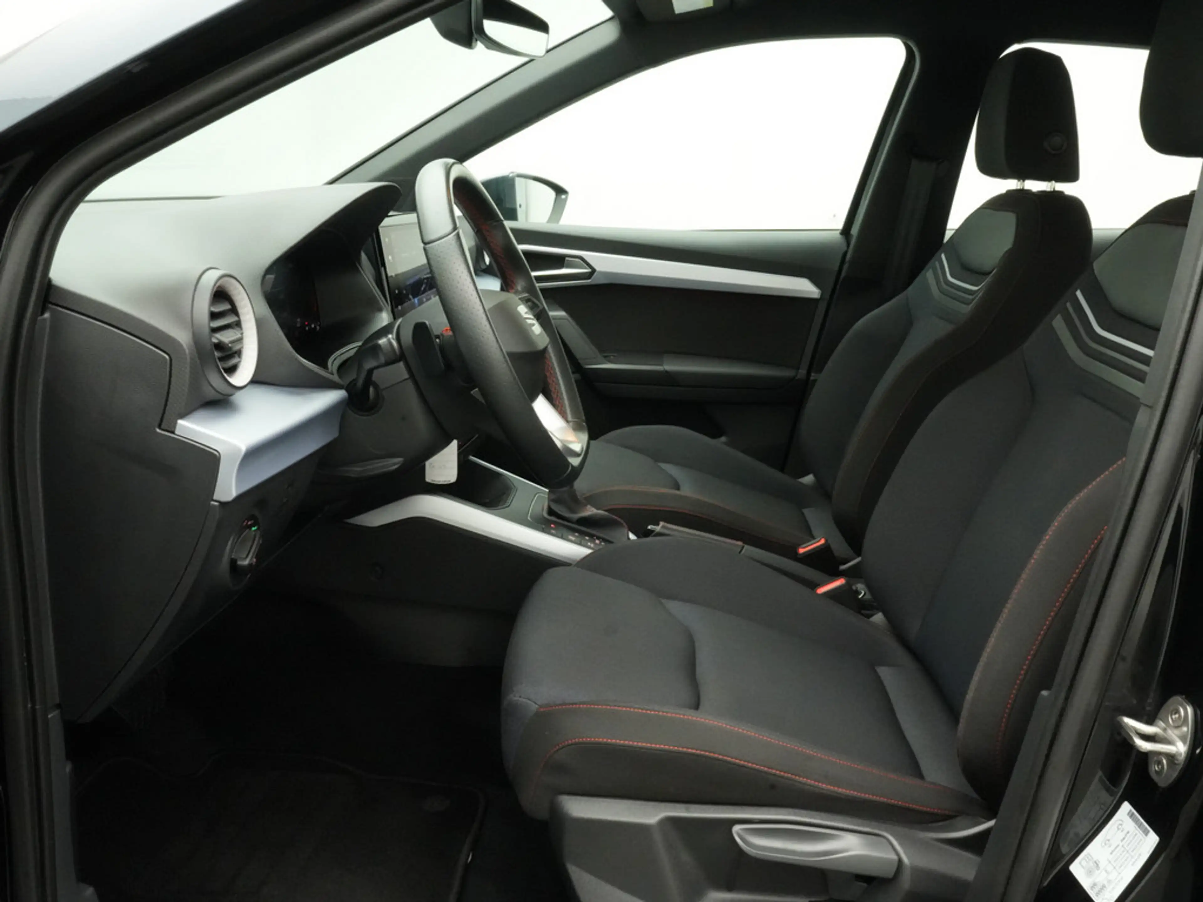 SEAT Arona FR DSG VIRT LED KAM PDC NAVI SHZ KLIMA — photo 14