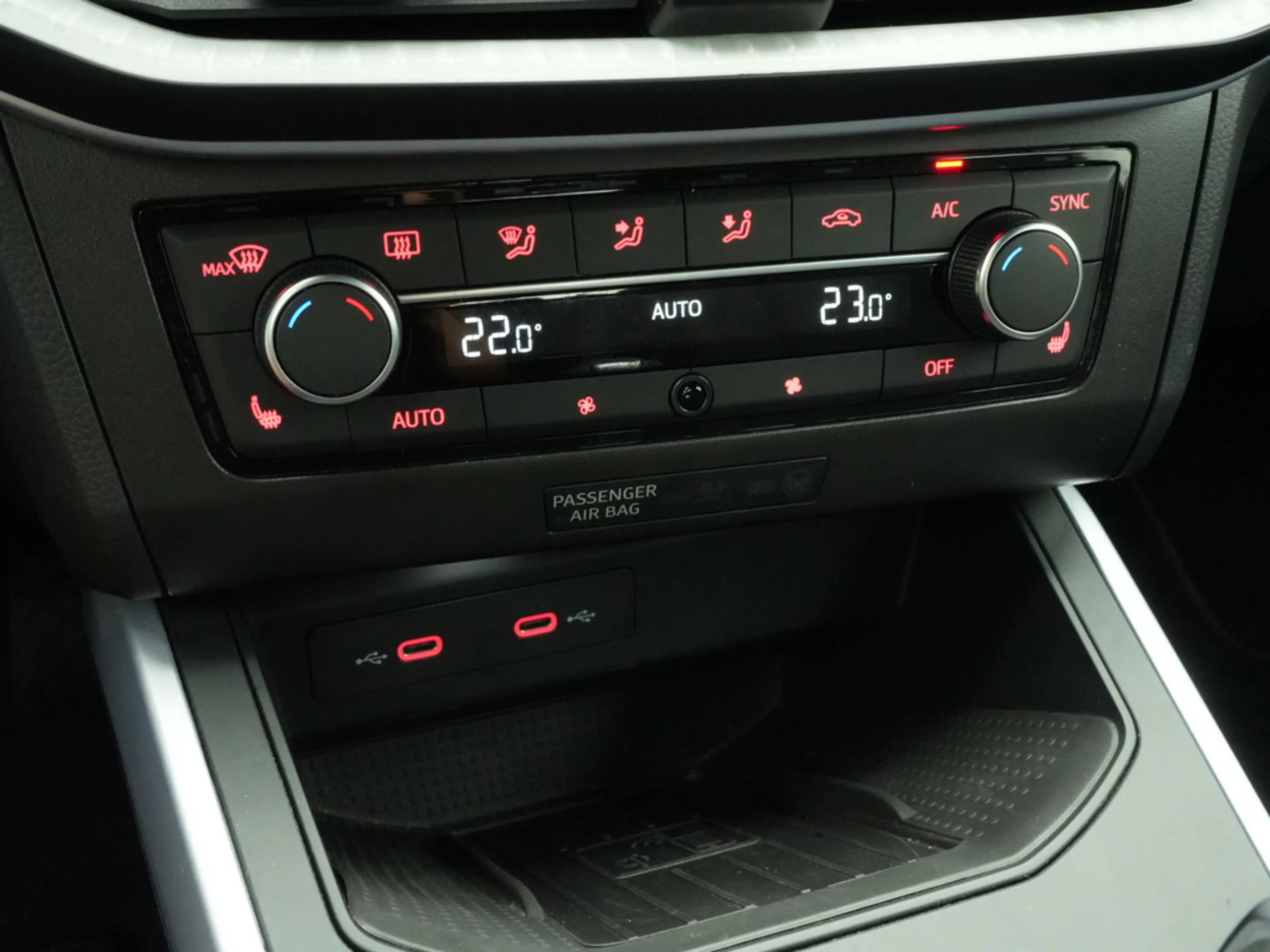 SEAT Arona FR DSG VIRT LED KAM PDC NAVI SHZ KLIMA — photo 11