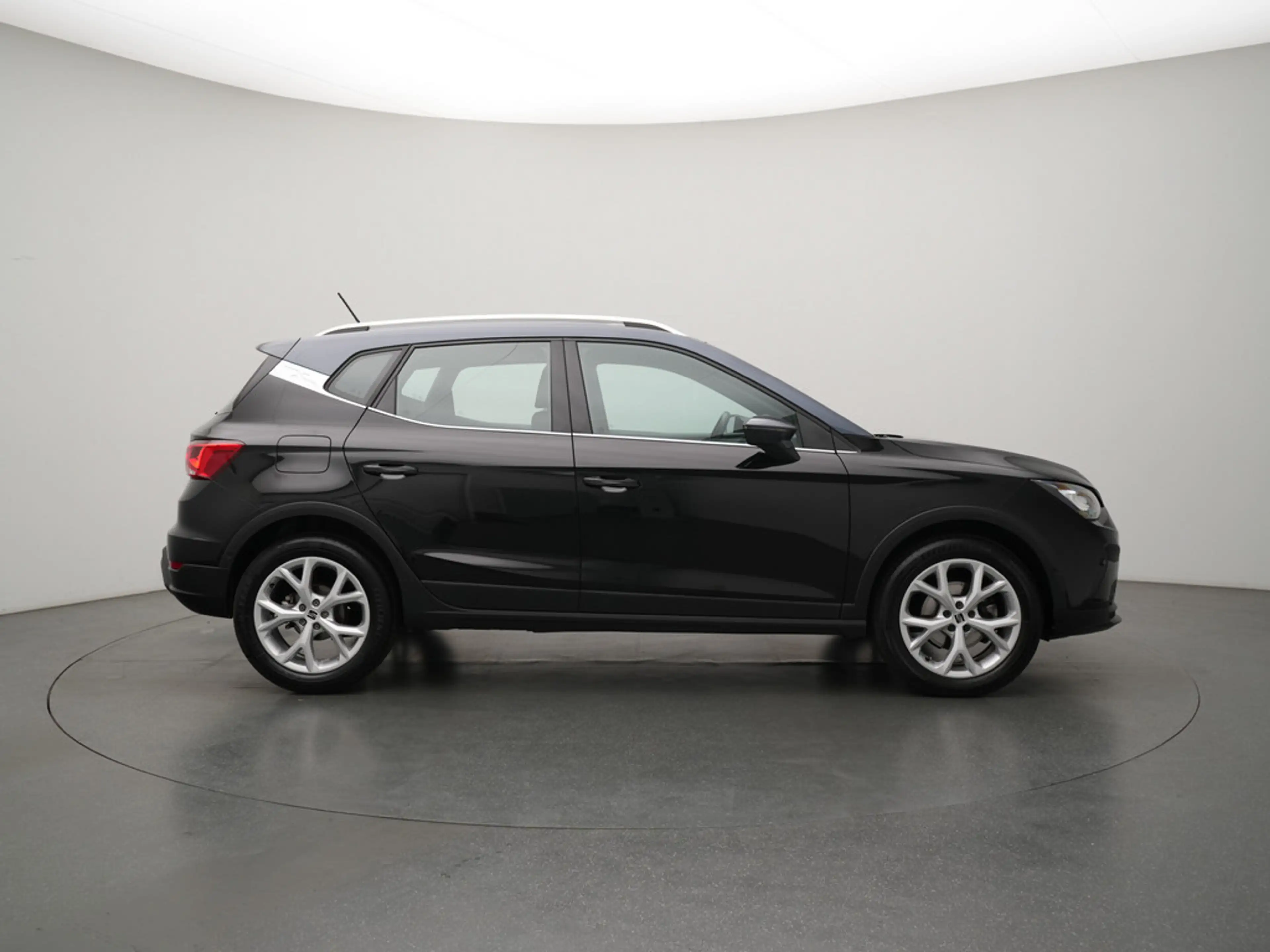 SEAT Arona FR DSG VIRT LED KAM PDC NAVI SHZ KLIMA — photo 3