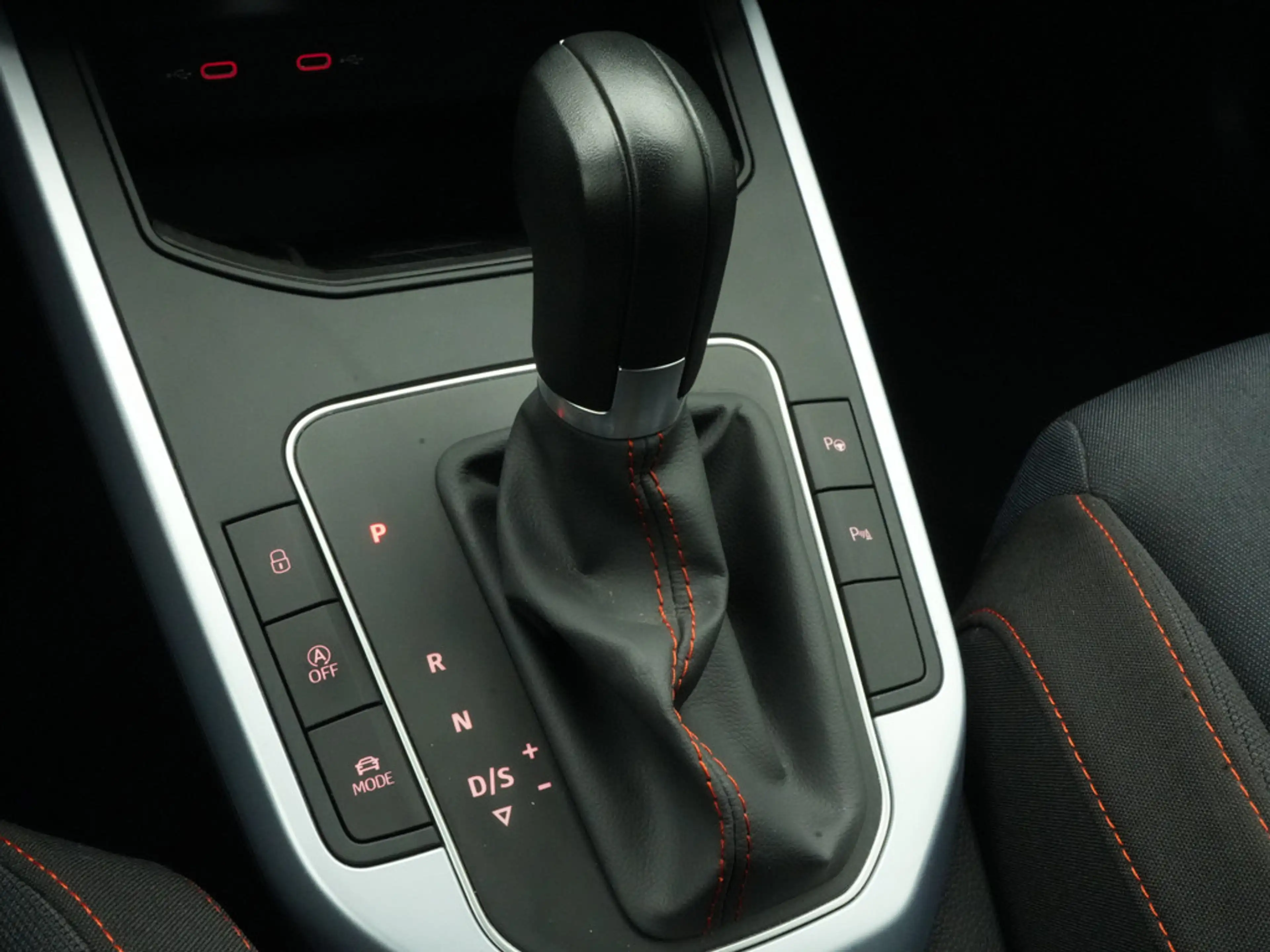 SEAT Arona FR DSG VIRT LED KAM PDC NAVI SHZ KLIMA — photo 13