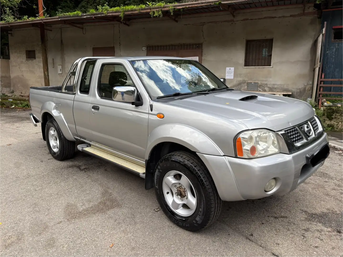Nissan Navara 25 TDI SPORT Argento - 2