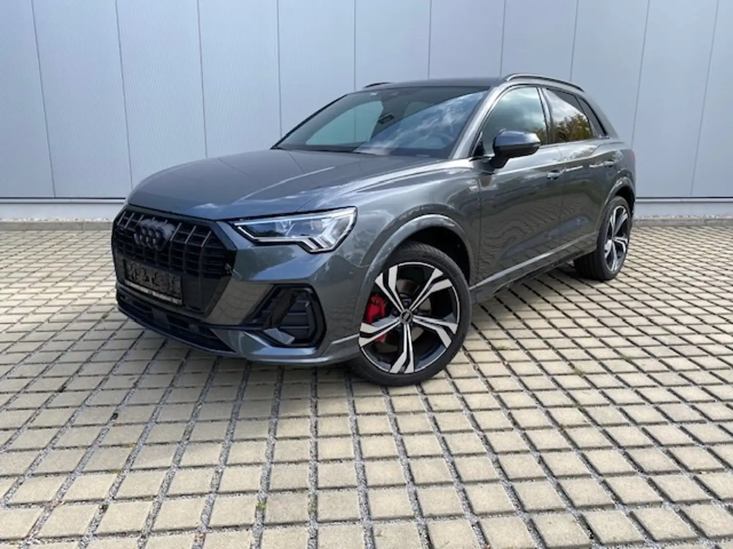 Audi Q3 45 TFSI qu. S-tronic S line AHK/BLACK-PAKET/20-ZO Gris - 2