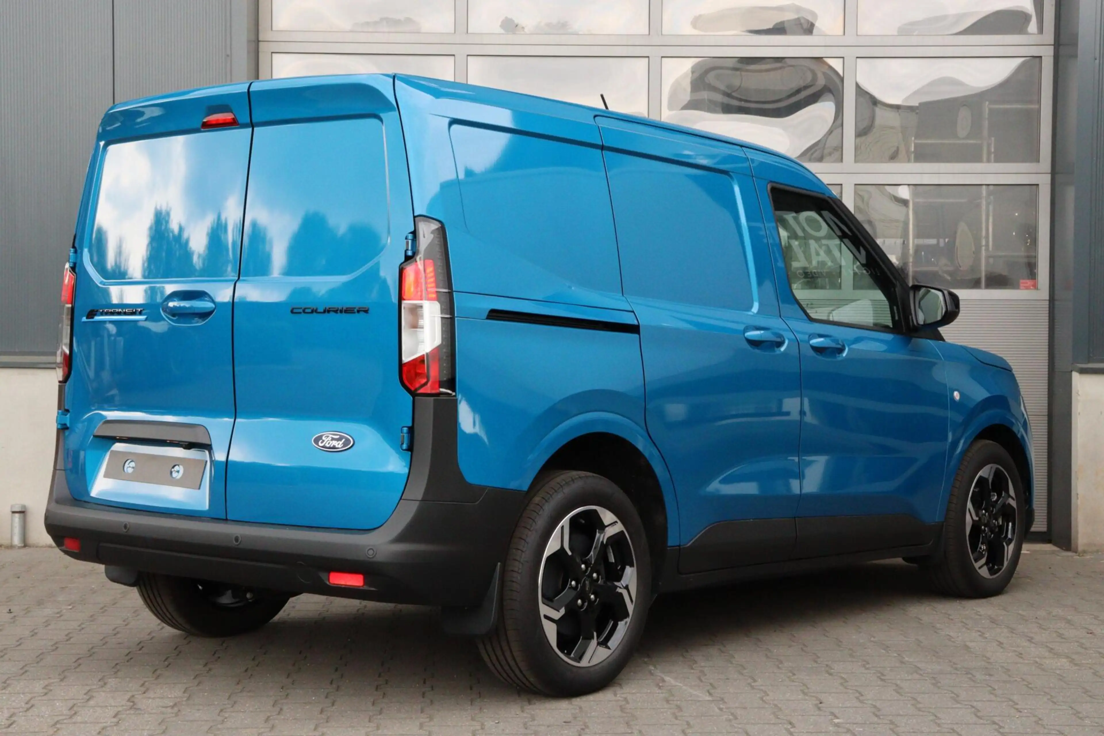 Ford E-Transit Cour. Limited 44 kWh l FULL OPTION l NAVI l CLIMAT — photo 33