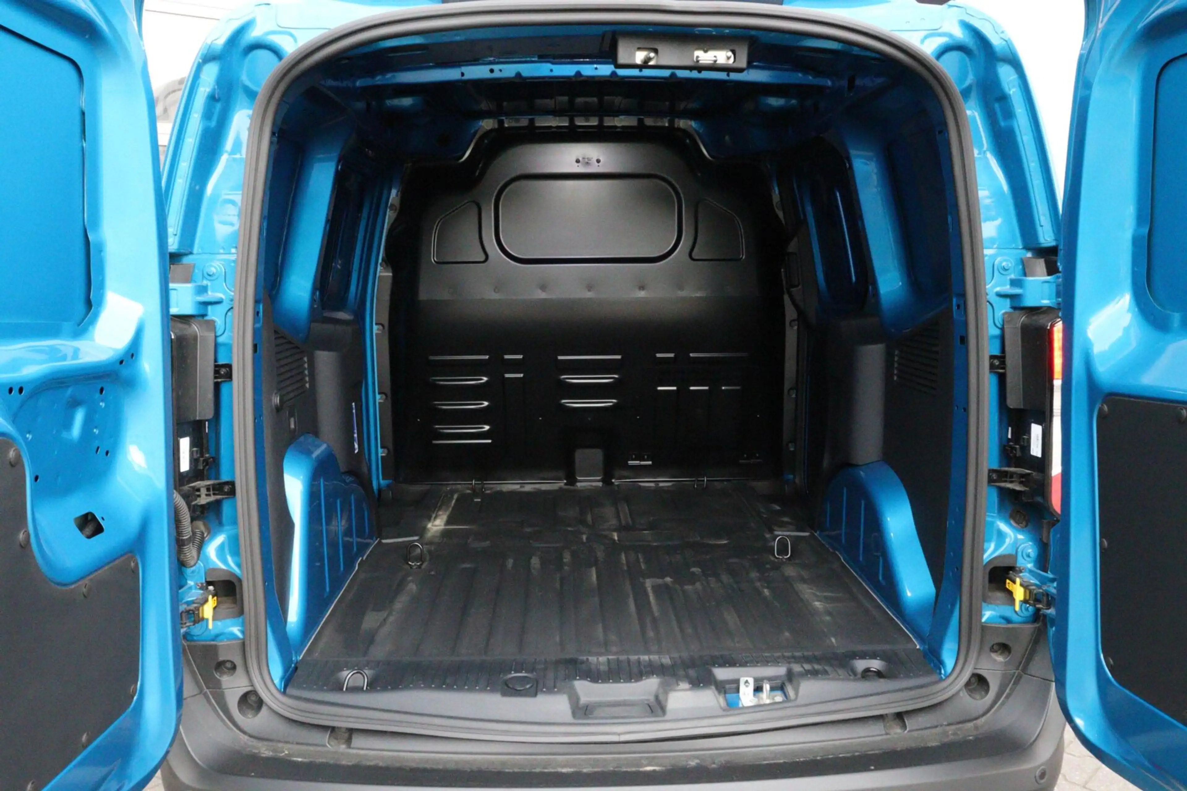 Ford E-Transit Cour. Limited 44 kWh l FULL OPTION l NAVI l CLIMAT — photo 16