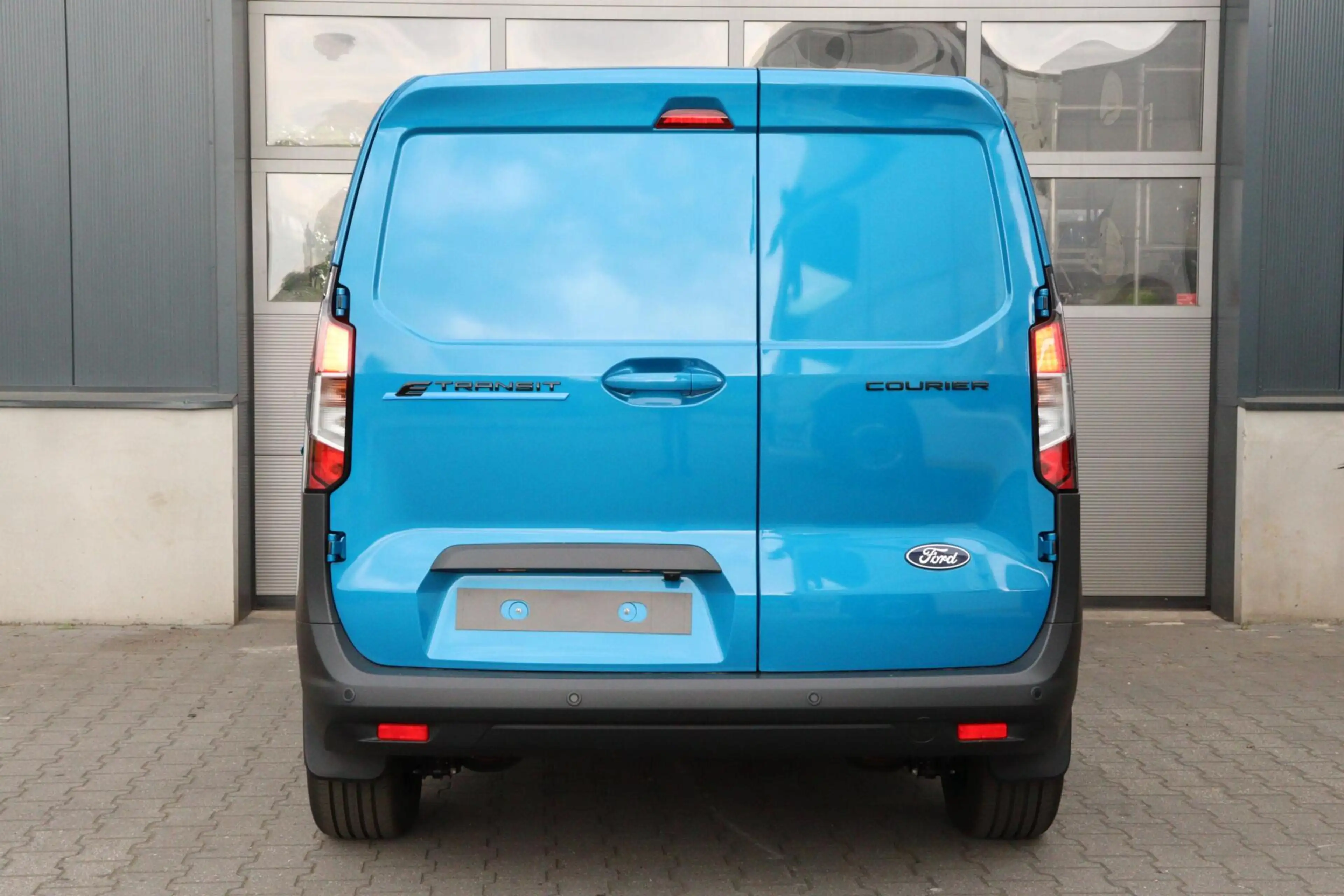 Ford E-Transit Cour. Limited 44 kWh l FULL OPTION l NAVI l CLIMAT — photo 35