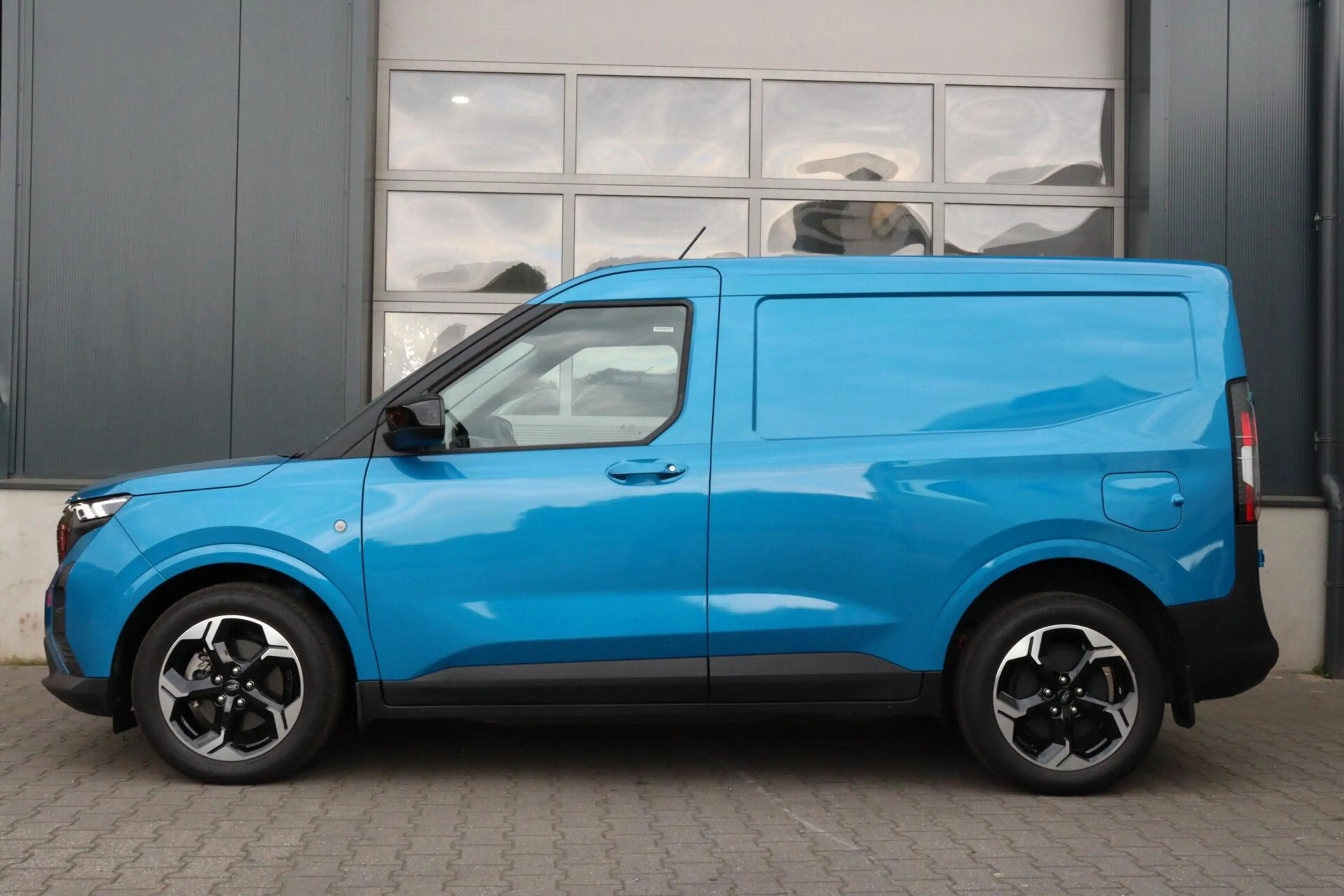 Ford E-Transit Cour. Limited 44 kWh l FULL OPTION l NAVI l CLIMAT — photo 12