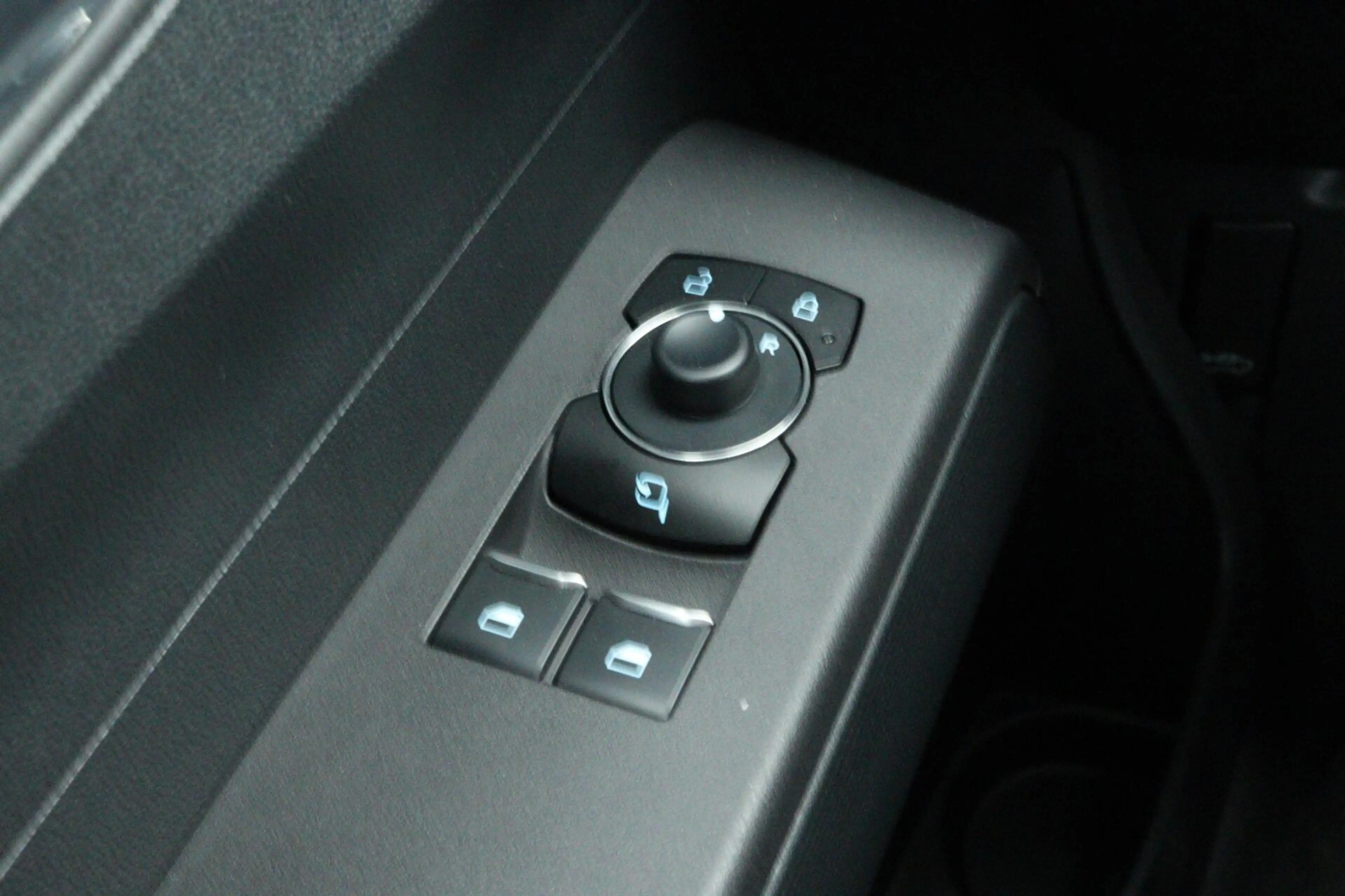 Ford E-Transit Cour. Limited 44 kWh l FULL OPTION l NAVI l CLIMAT — photo 28