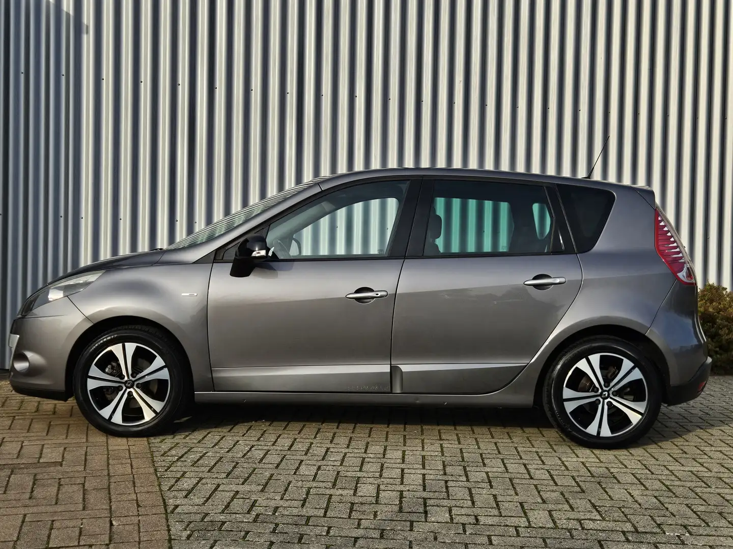 Renault Scenic 1.4 TCe Bose /Pano/PDC/Cruise/Camera! Gris - 2