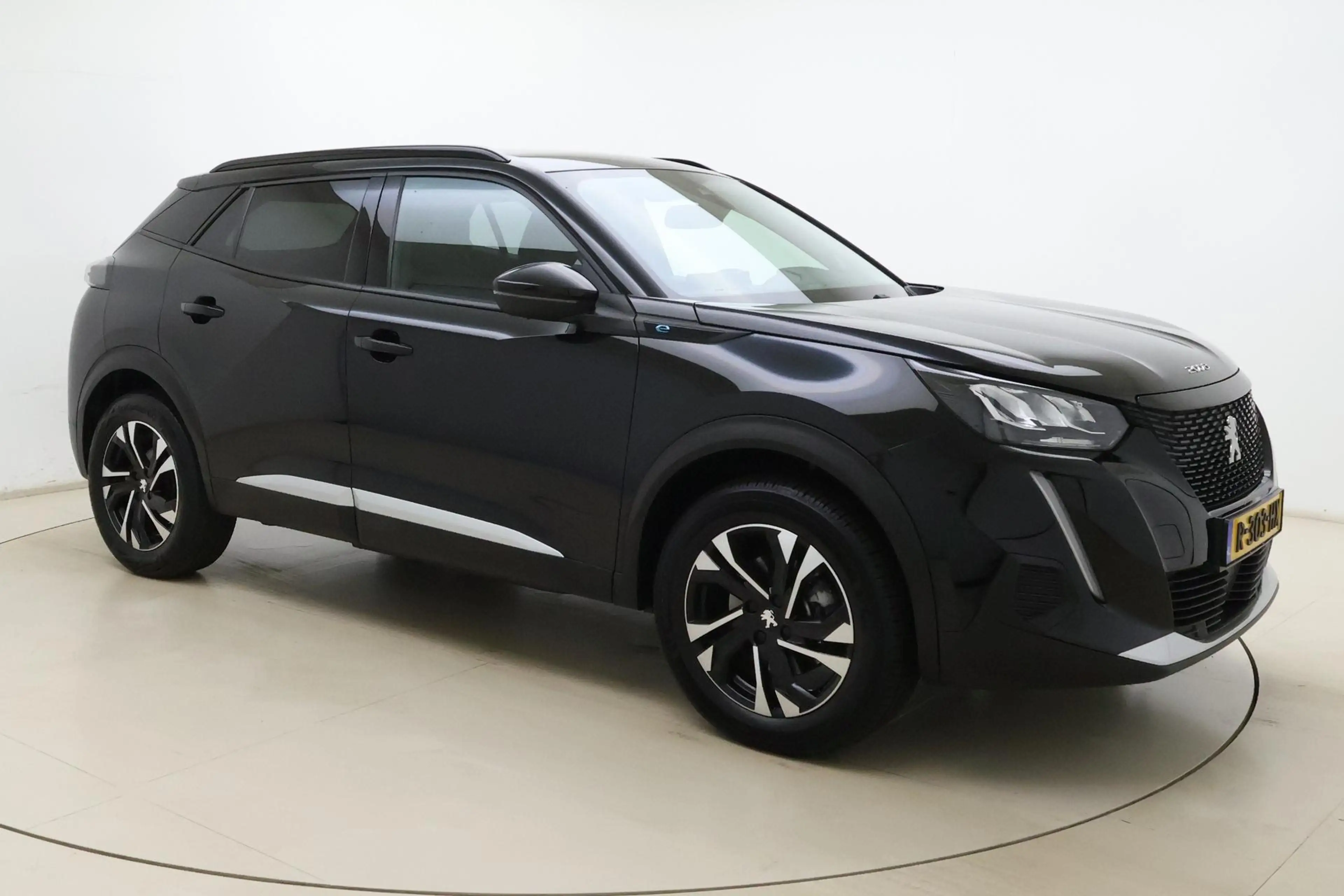 Peugeot e-2008 EV Allure 50 kWh SOH Aangevraagd | Navigatie | Sto — photo 9