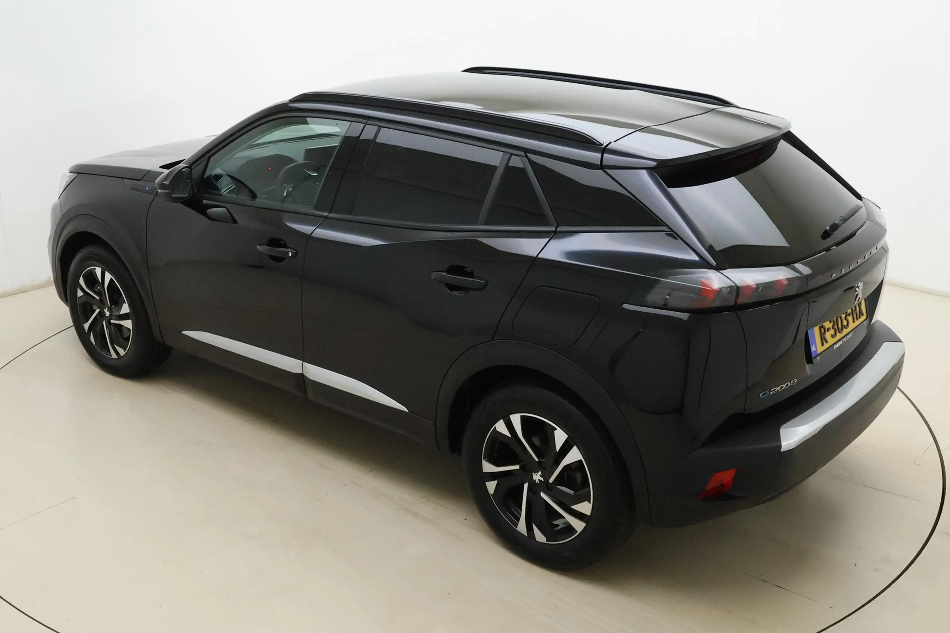 Peugeot e-2008 EV Allure 50 kWh SOH Aangevraagd | Navigatie | Sto — photo 5