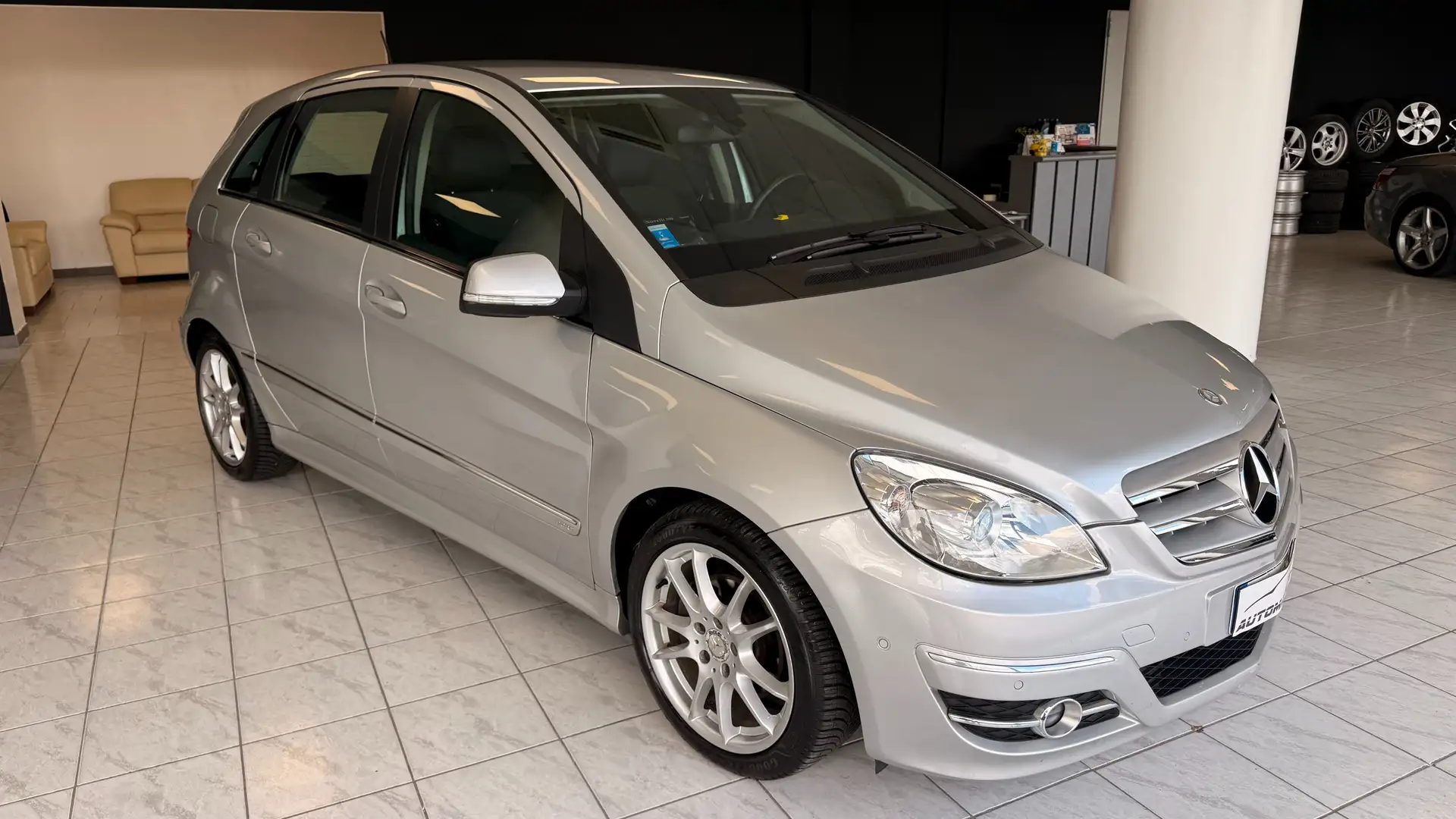Mercedes-Benz B 200 Classe B - T245 cdi Executive Gris - 2
