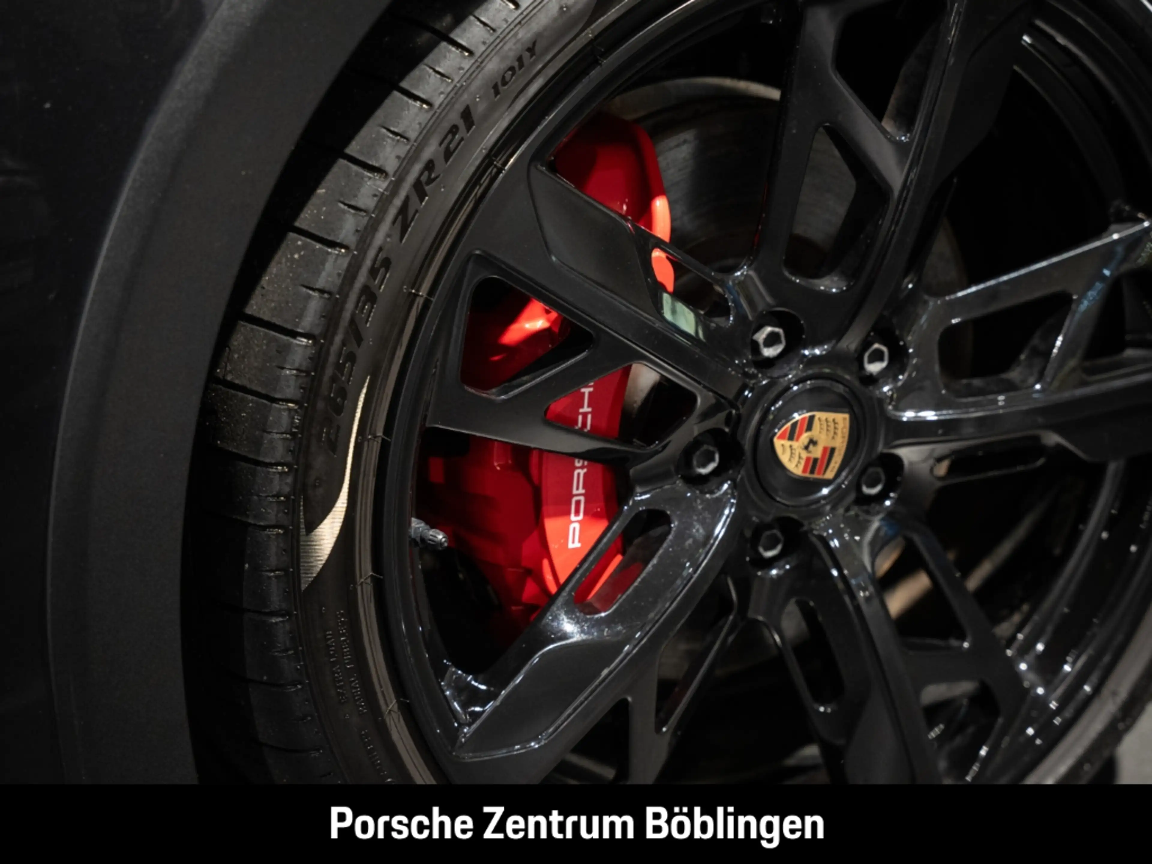 Porsche Taycan 4S Cross Turismo — photo 10