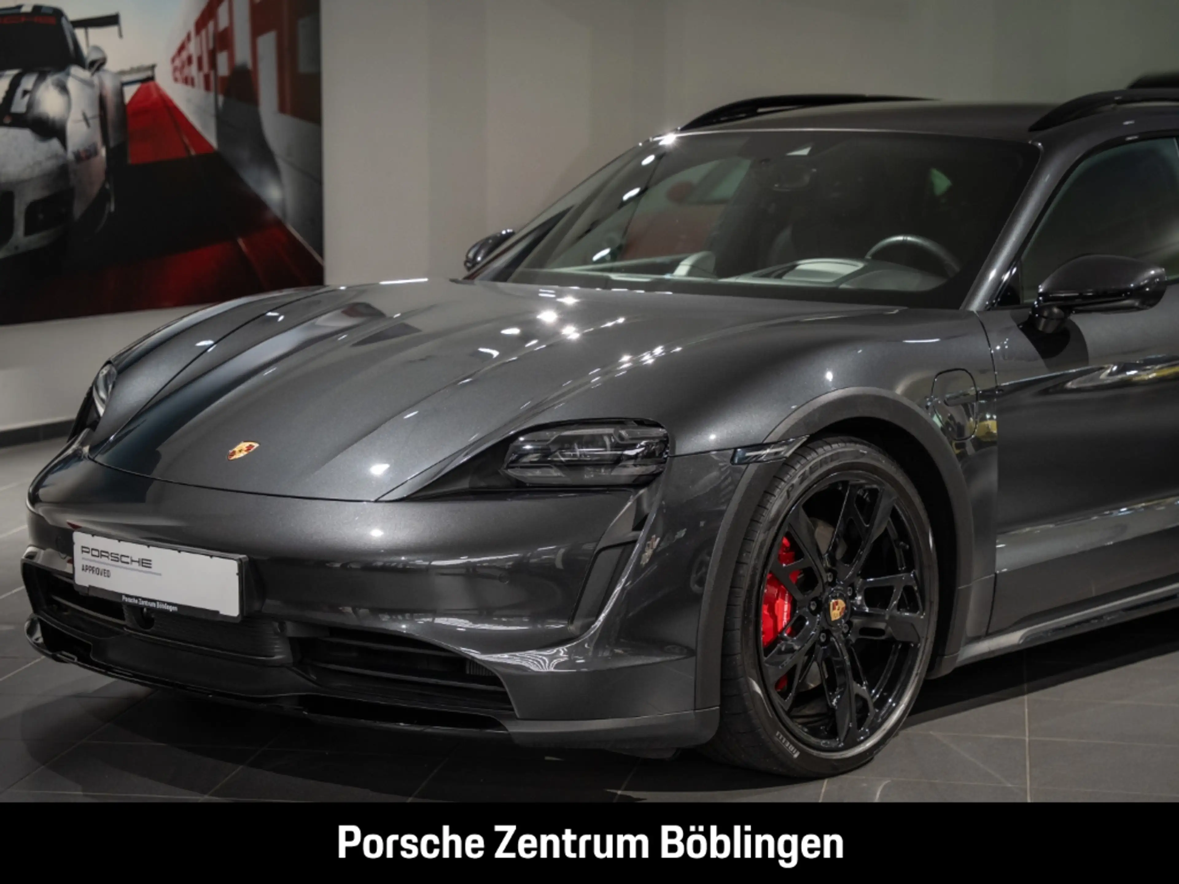 Porsche Taycan 4S Cross Turismo — photo 11