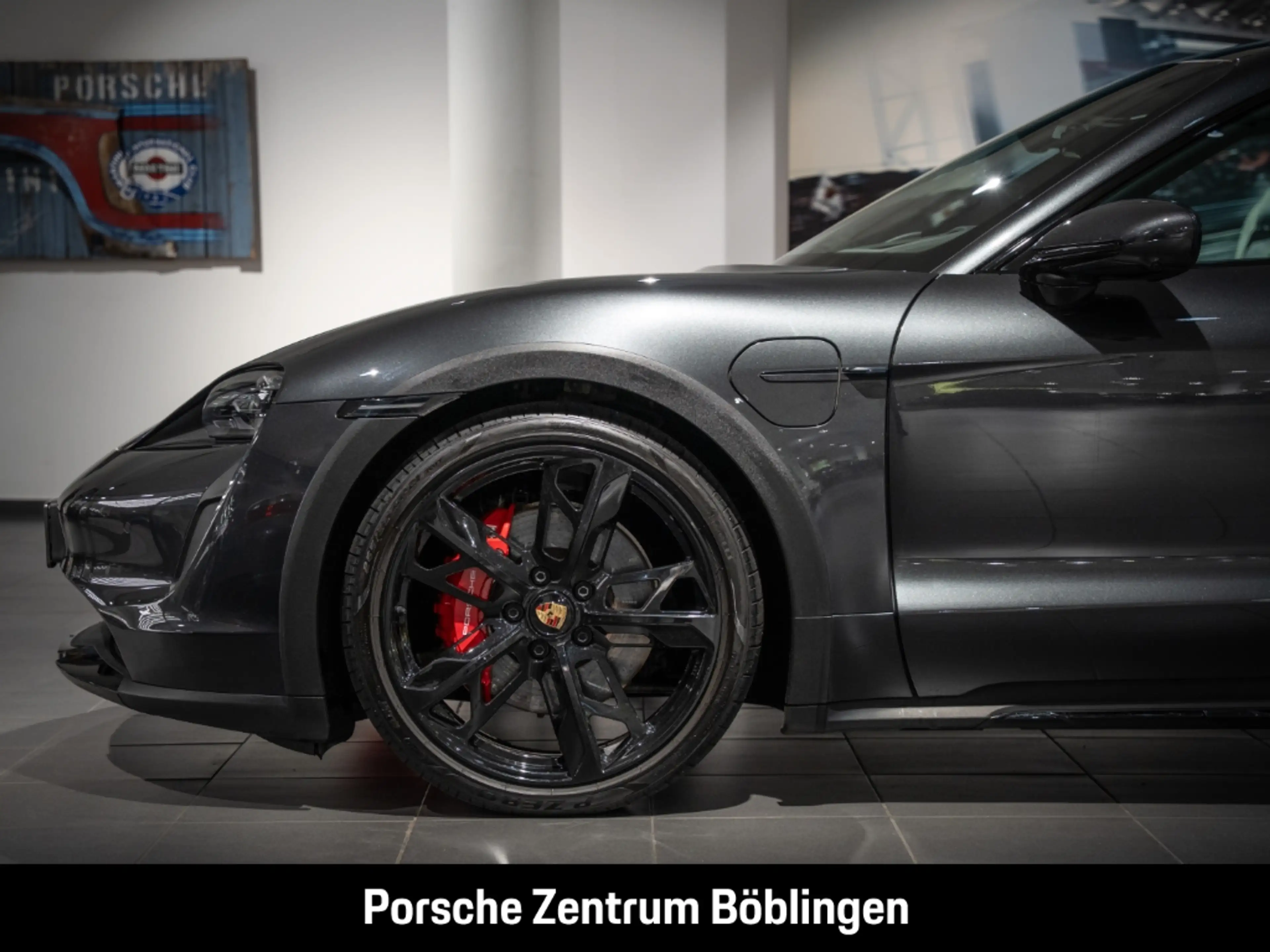 Porsche Taycan 4S Cross Turismo — photo 8