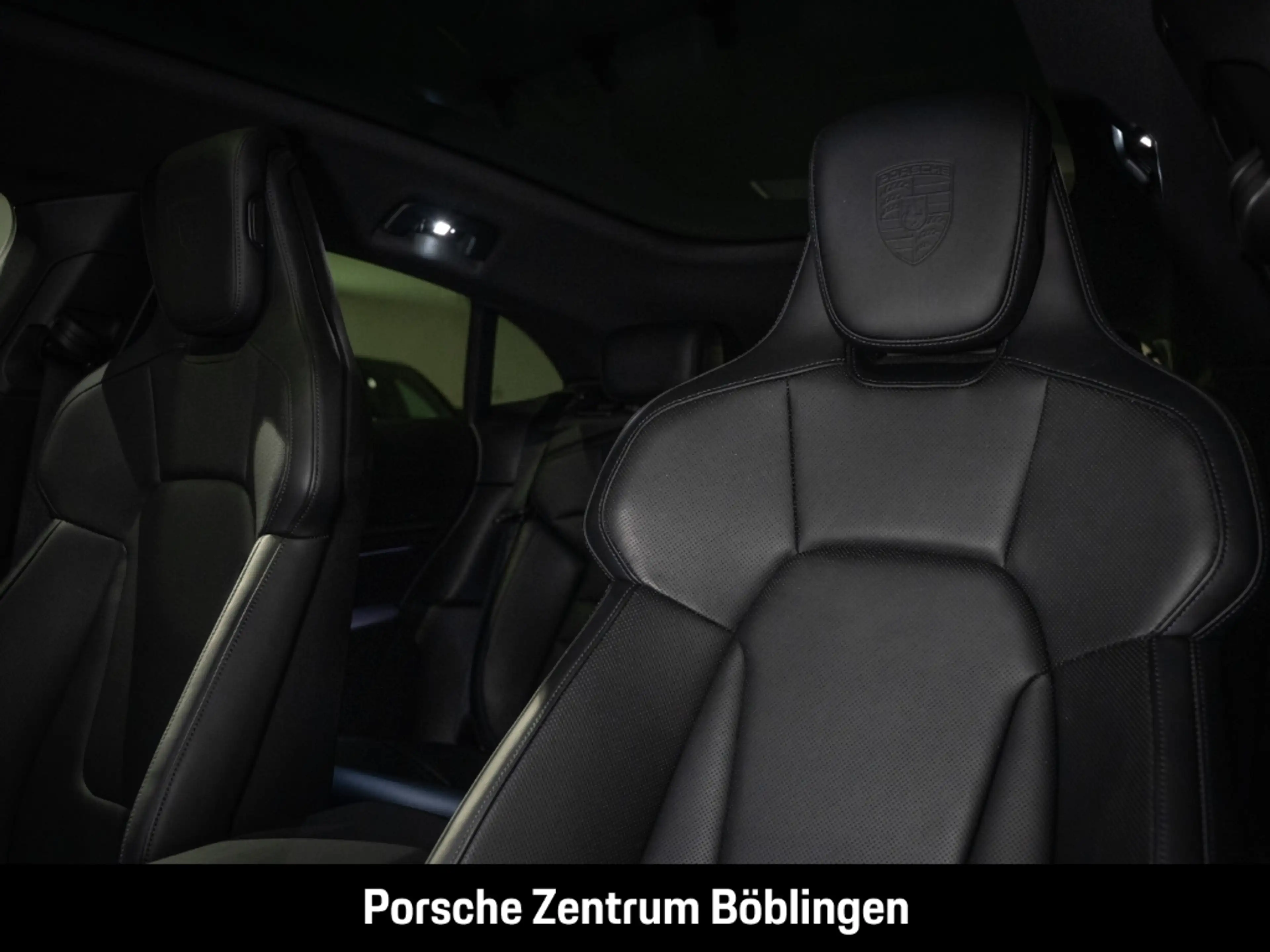 Porsche Taycan 4S Cross Turismo — photo 5