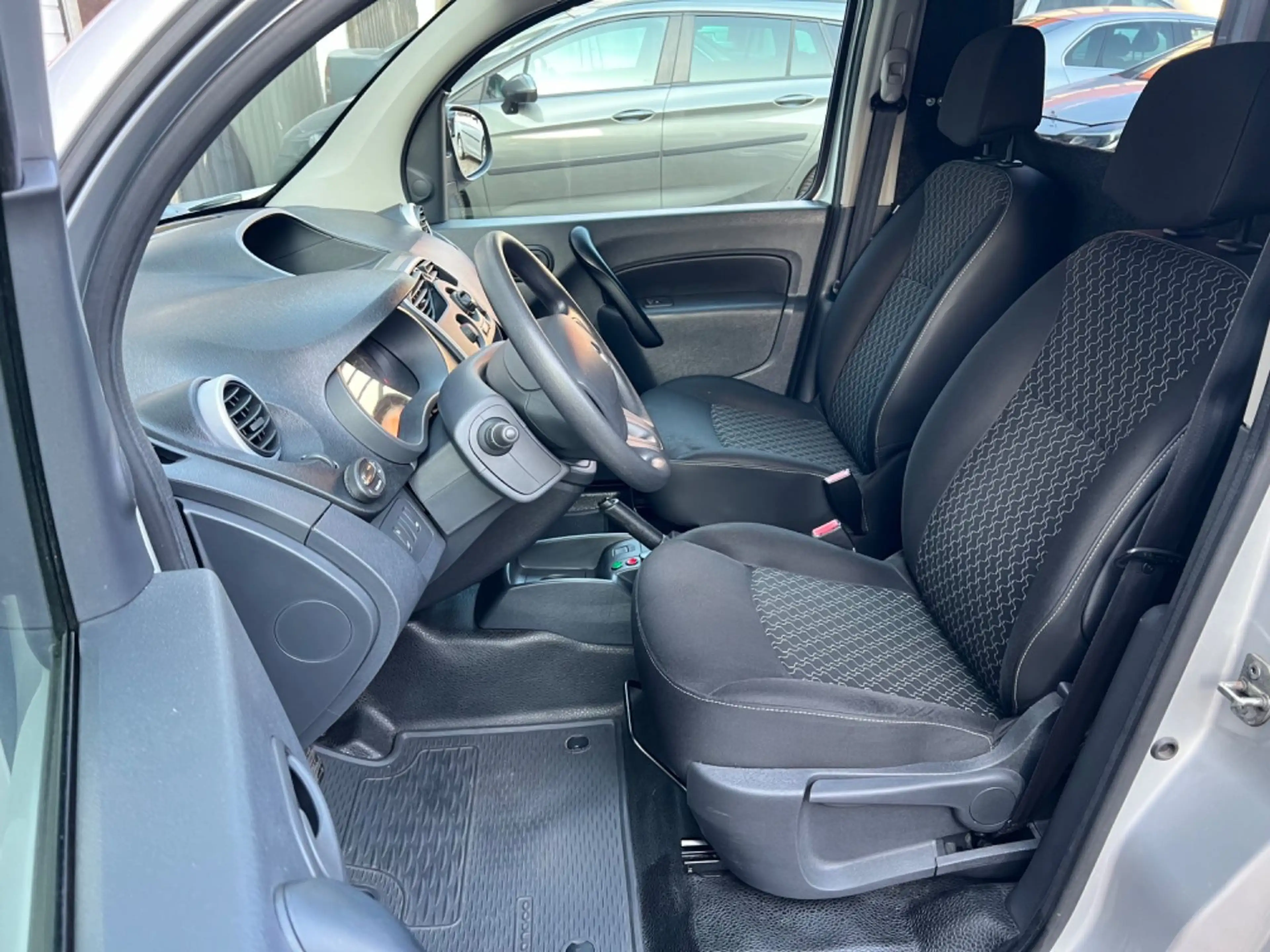 Renault Kangoo Rapid Extra Lieferwagen Standheizung — photo 8