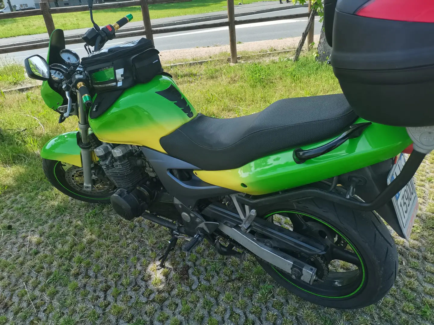 Kawasaki ZR - 7 750 Verde - 2