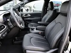 Chrysler Grand Caravan 2025 — фото 13