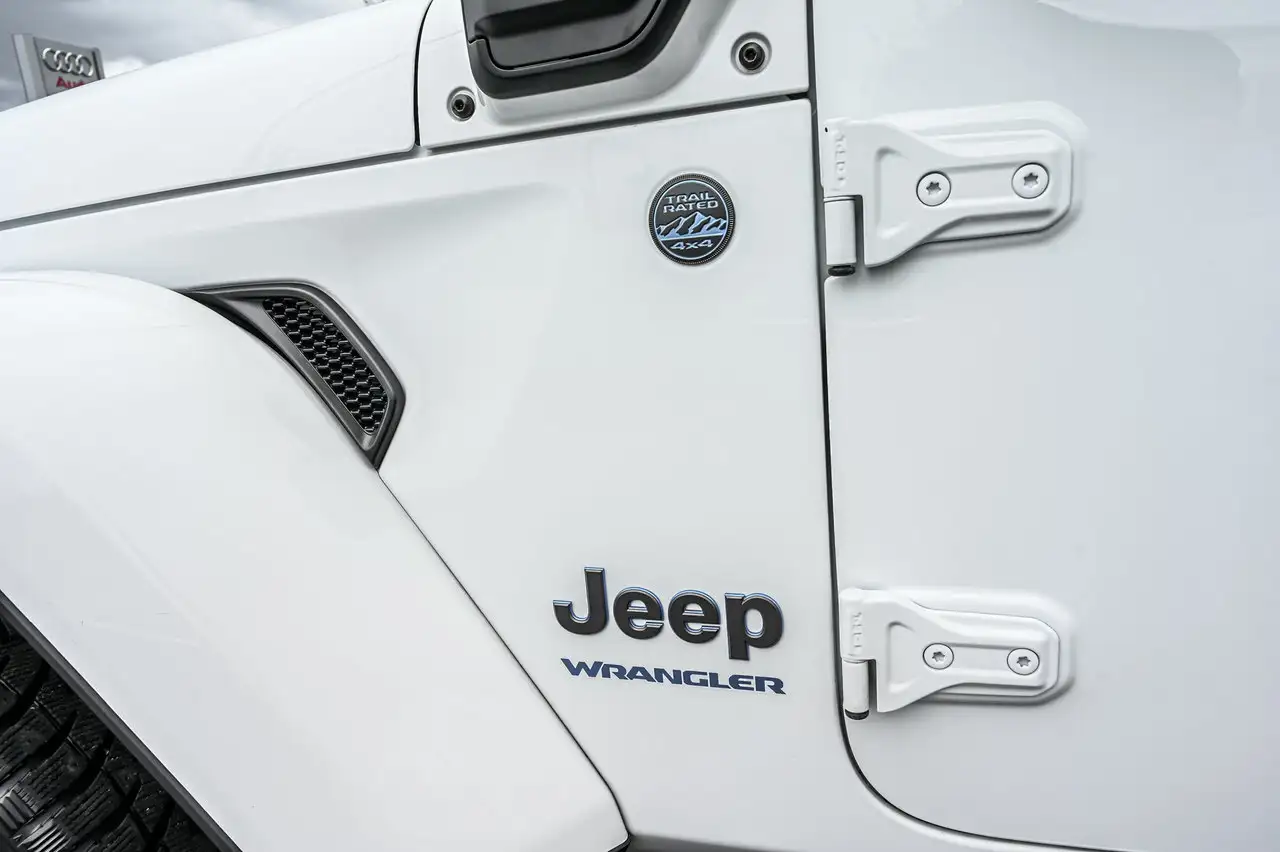 Jeep Wrangler снимка Jeep Wrangler