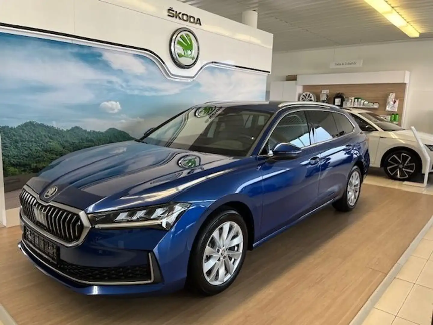 Skoda Superb Combi 1.5 TSI DSG Selection+AHZV+NAVI+ACC Blau - 2
