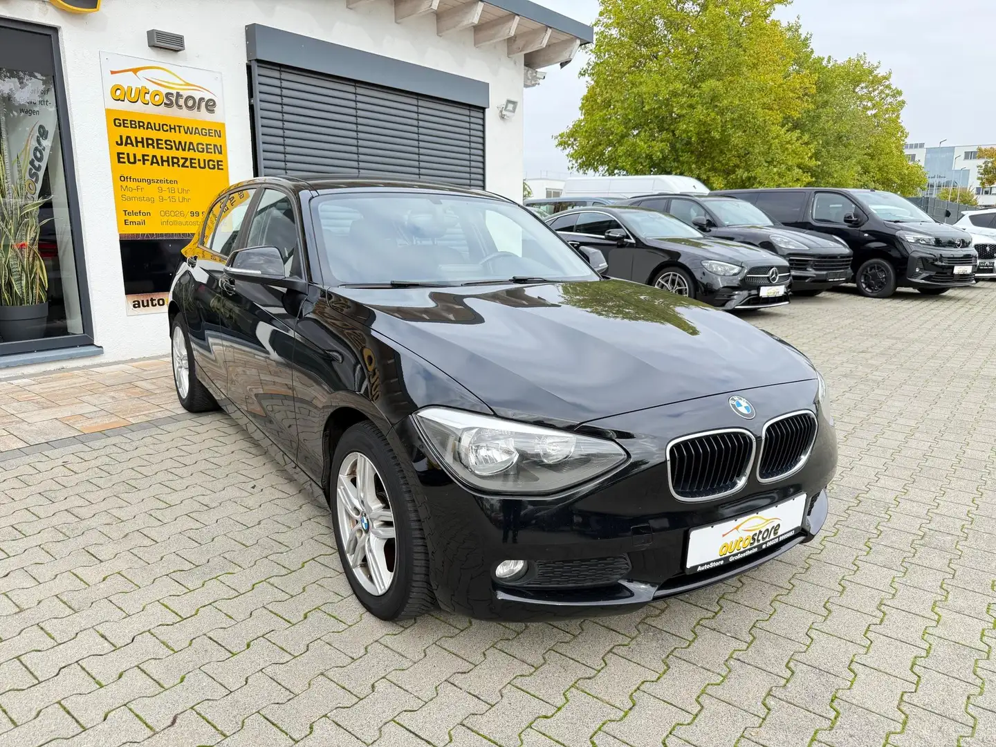 BMW 116 116i 100 kW (136 PS), Schalt. 6-Gang, Heckantrieb Schwarz - 2