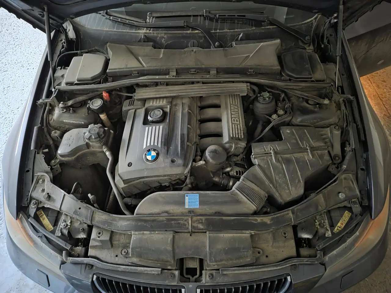 BMW 3 Series снимка BMW 3 Series