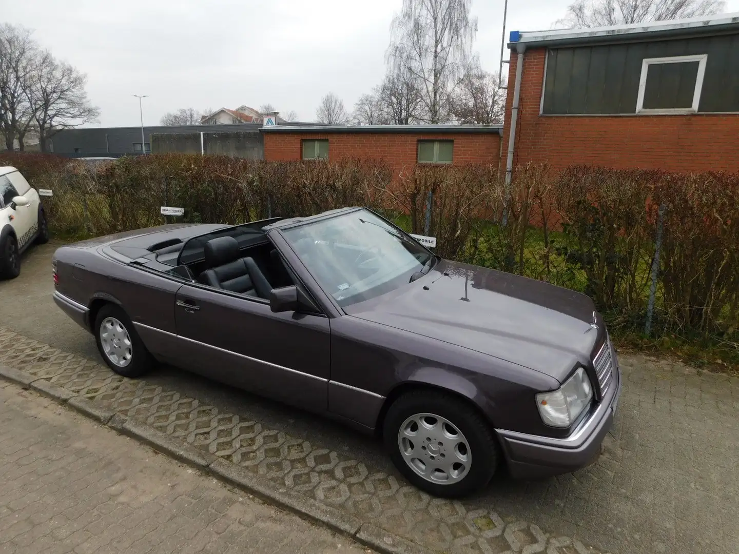 Mercedes-Benz E 220 W124 Cabrio*Automatic*Leder*ERSTE HAND* Argento - 1