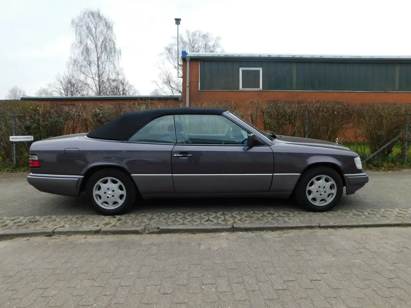 Mercedes-Benz E 220 W124 Cabrio*Automatic*Leder*ERSTE HAND* Argento - 2