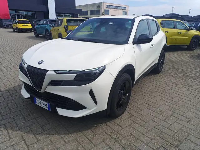 Alfa Romeo Junior 1.2 145CV Hybrid eDCT6 ibrida