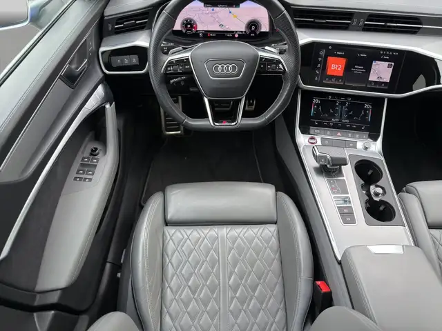 Audi S6 view 8