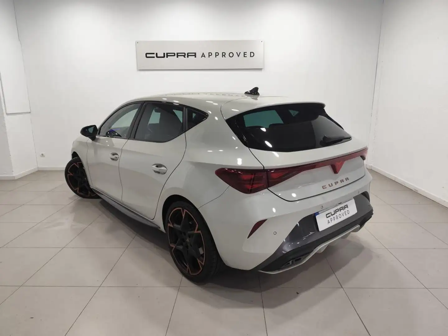 CUPRA Leon 1.5 eTSI 110 DSG Gris - 2