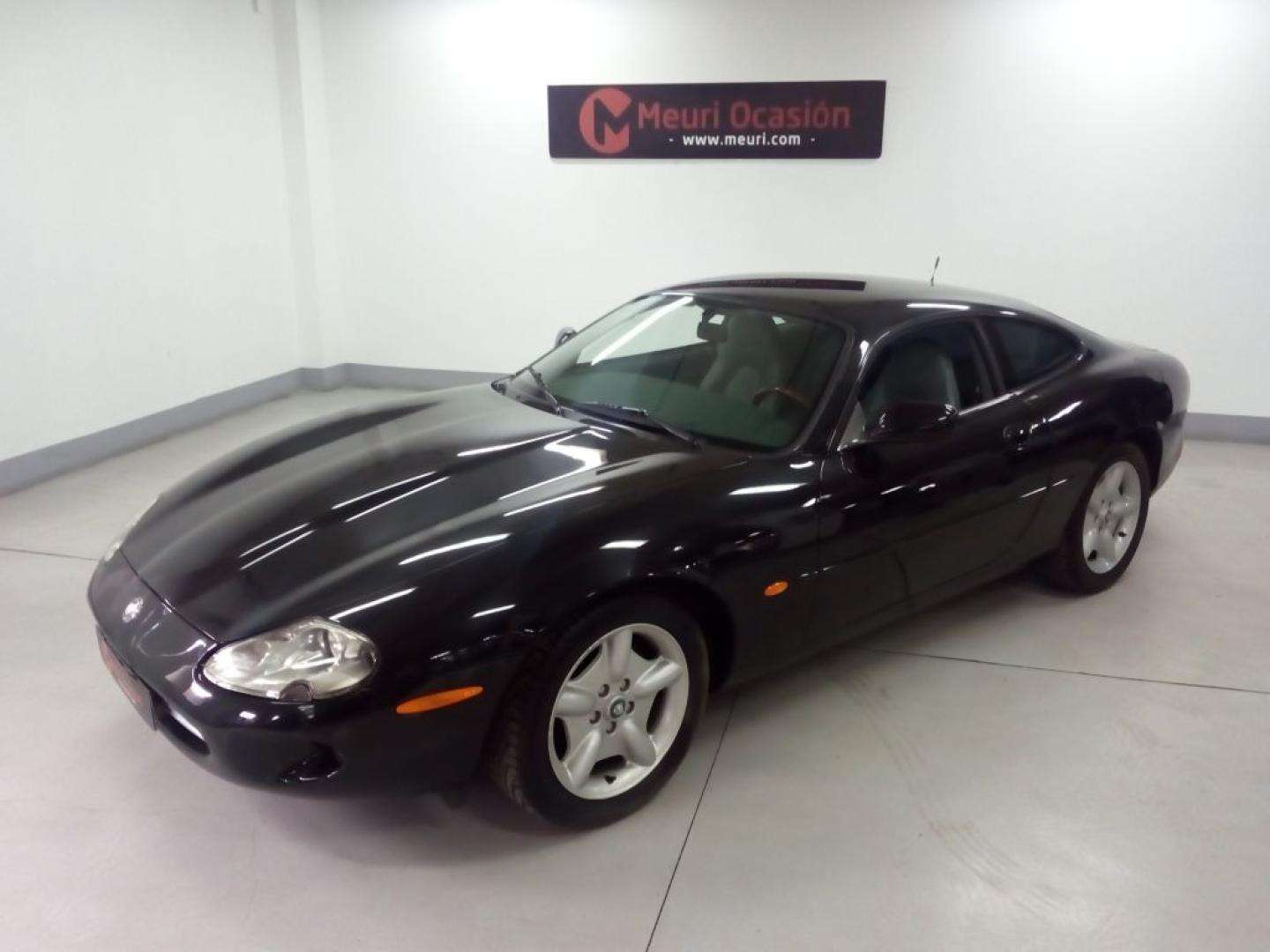 Jaguar XK8 8 8 - foto 1