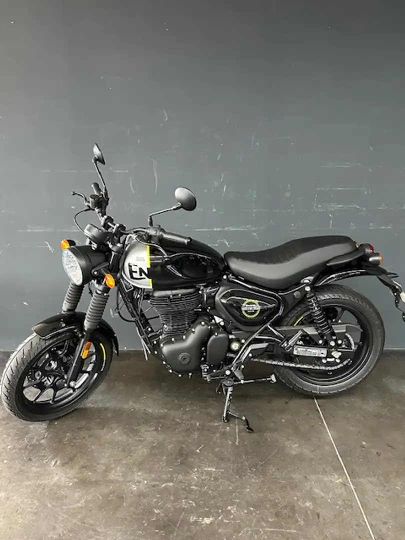 Royal Enfield Zwart - 2
