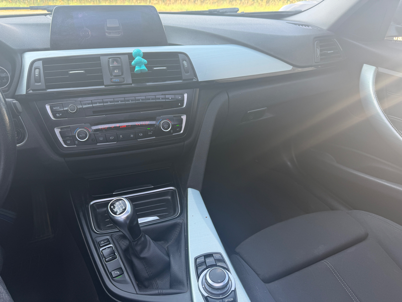 BMW 318 Touring 318 d BluePerformance — photo 9
