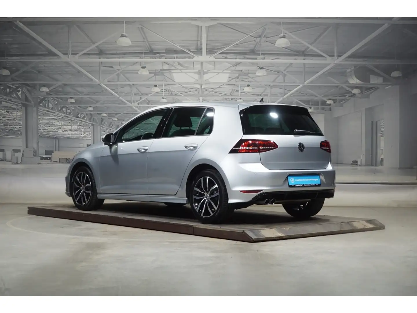 Volkswagen Golf VII 1.4 TSI Highline Pano Navi 17 Zoll Silber - 2