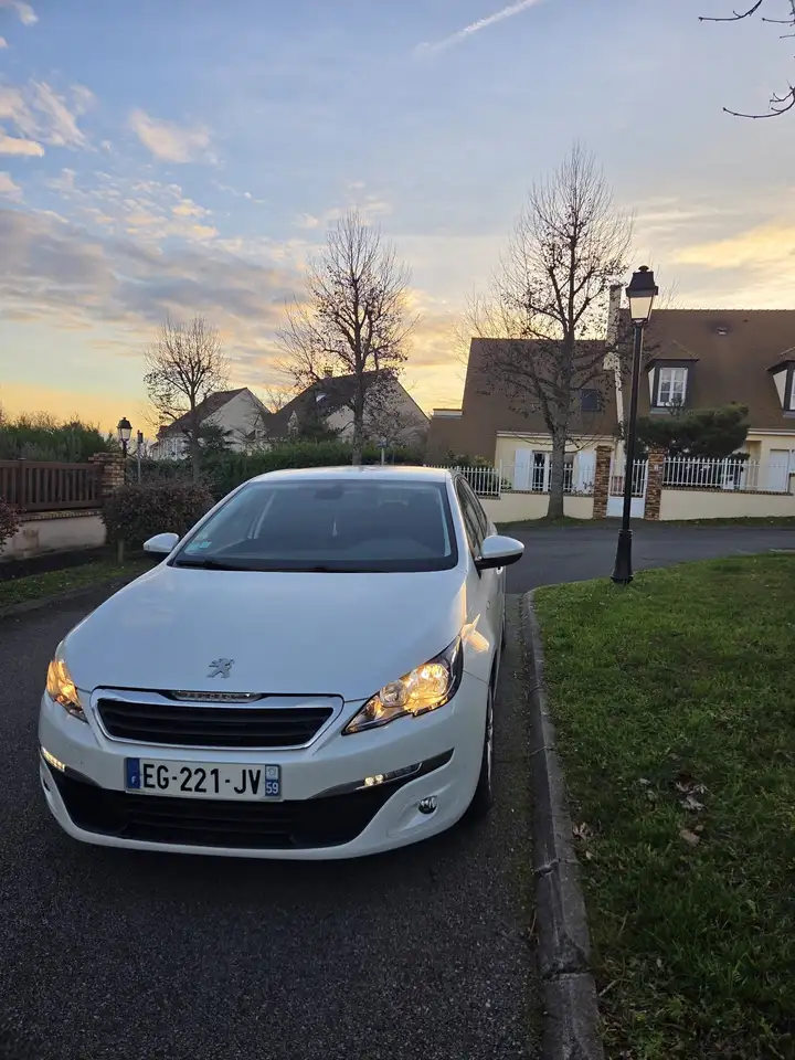 Peugeot 308 1.6 BlueHDi 100ch S\u0026S BVM5 Style