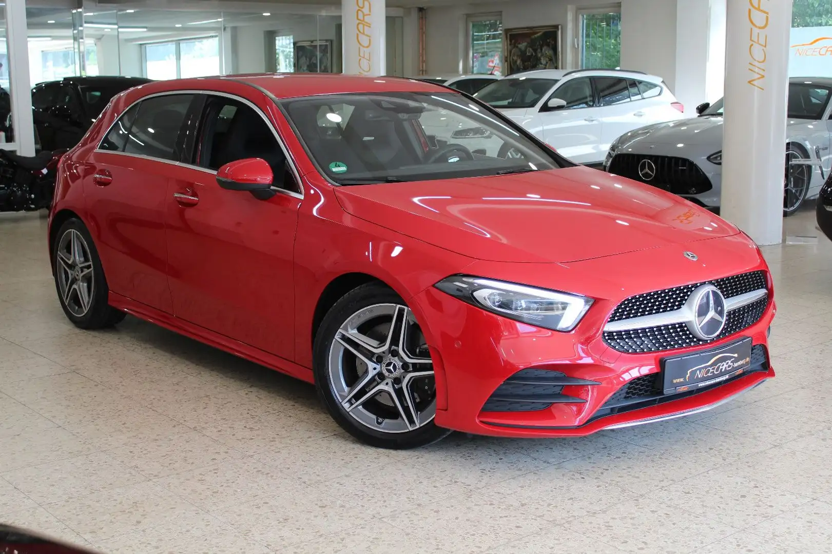 Mercedes-Benz A 220 4Matic"AMG-LINE"HeadUpD"Widescreen"VollLED Rood - 1