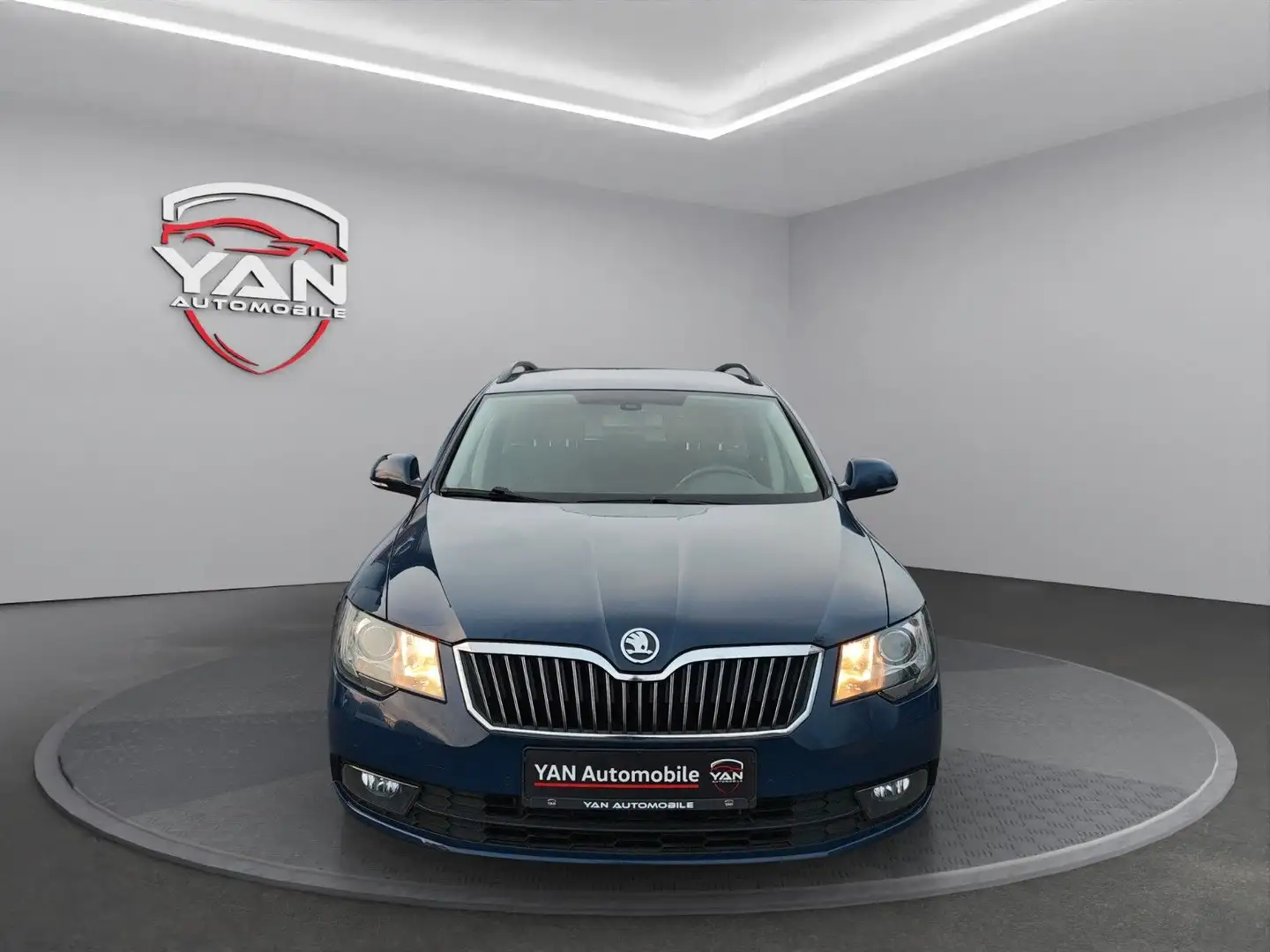 Skoda Superb Combi Active 1.8 TSI Bleu - 2
