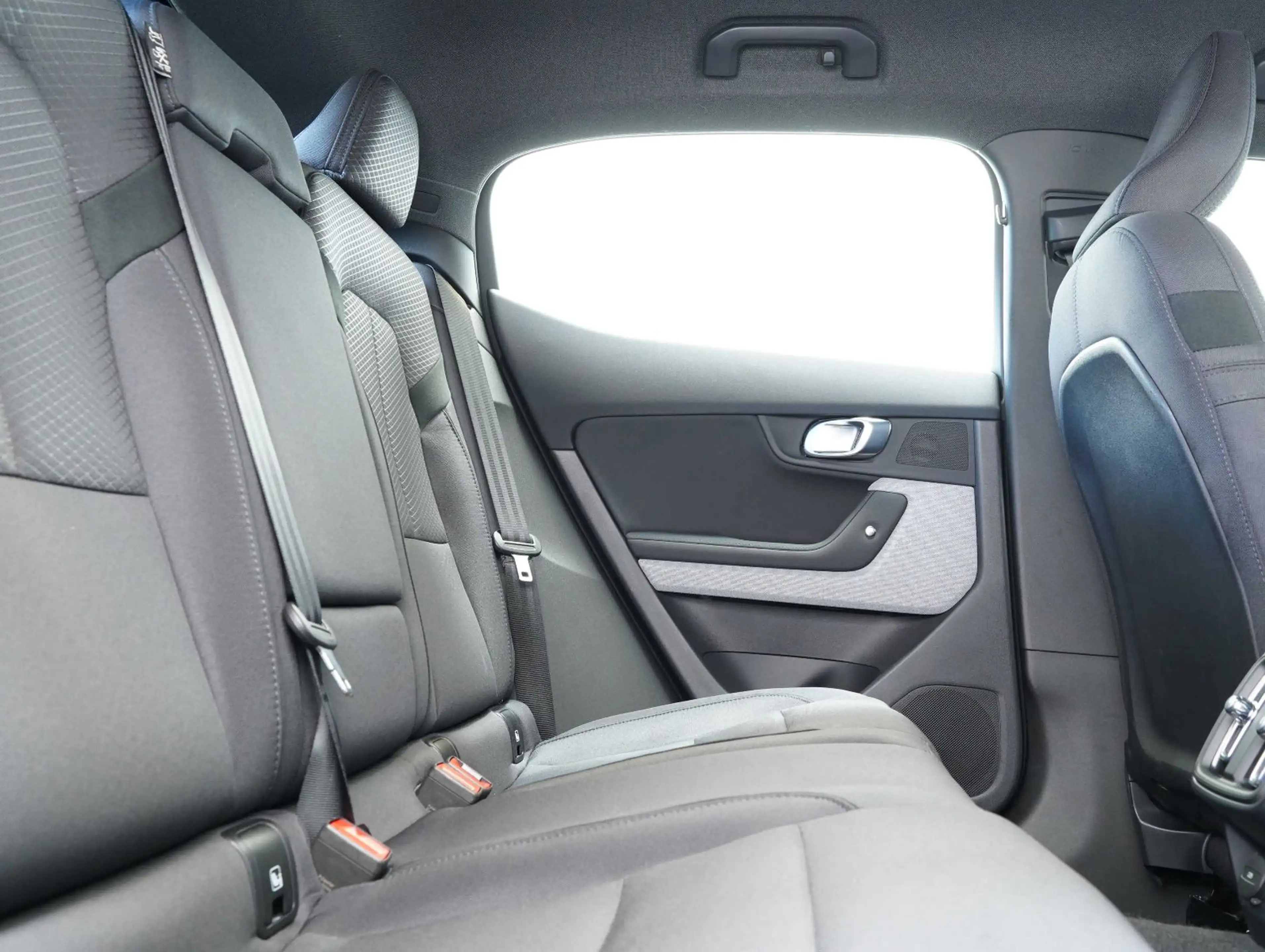 Polestar 2 Long Range Dual 78kWh LED/NAVI/CARPLAY/KAMERA — photo 13