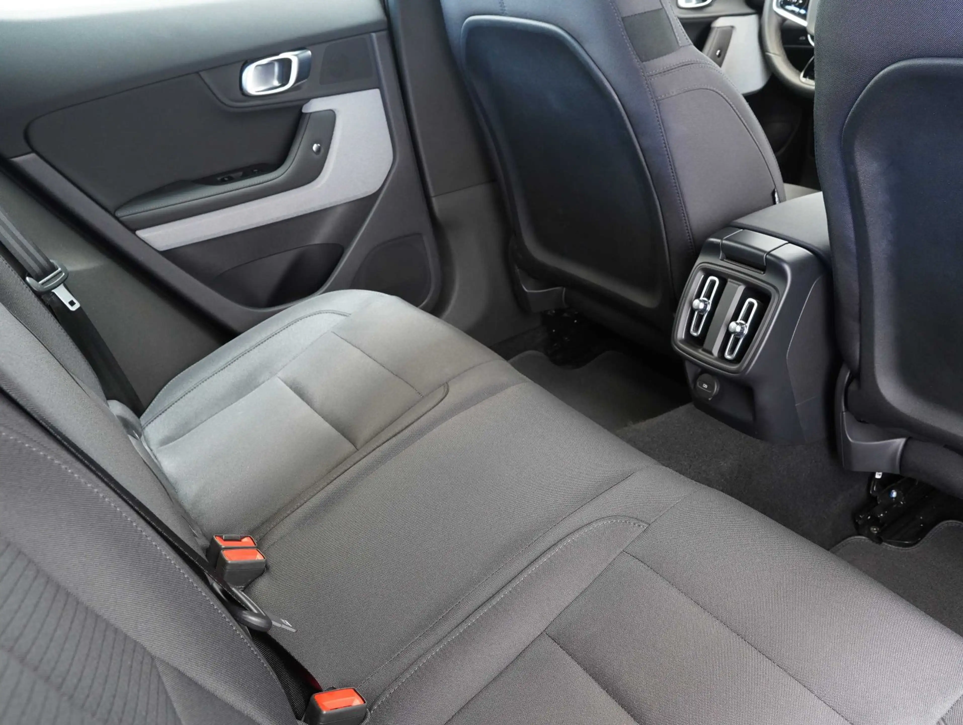 Polestar 2 Long Range Dual 78kWh LED/NAVI/CARPLAY/KAMERA — photo 15