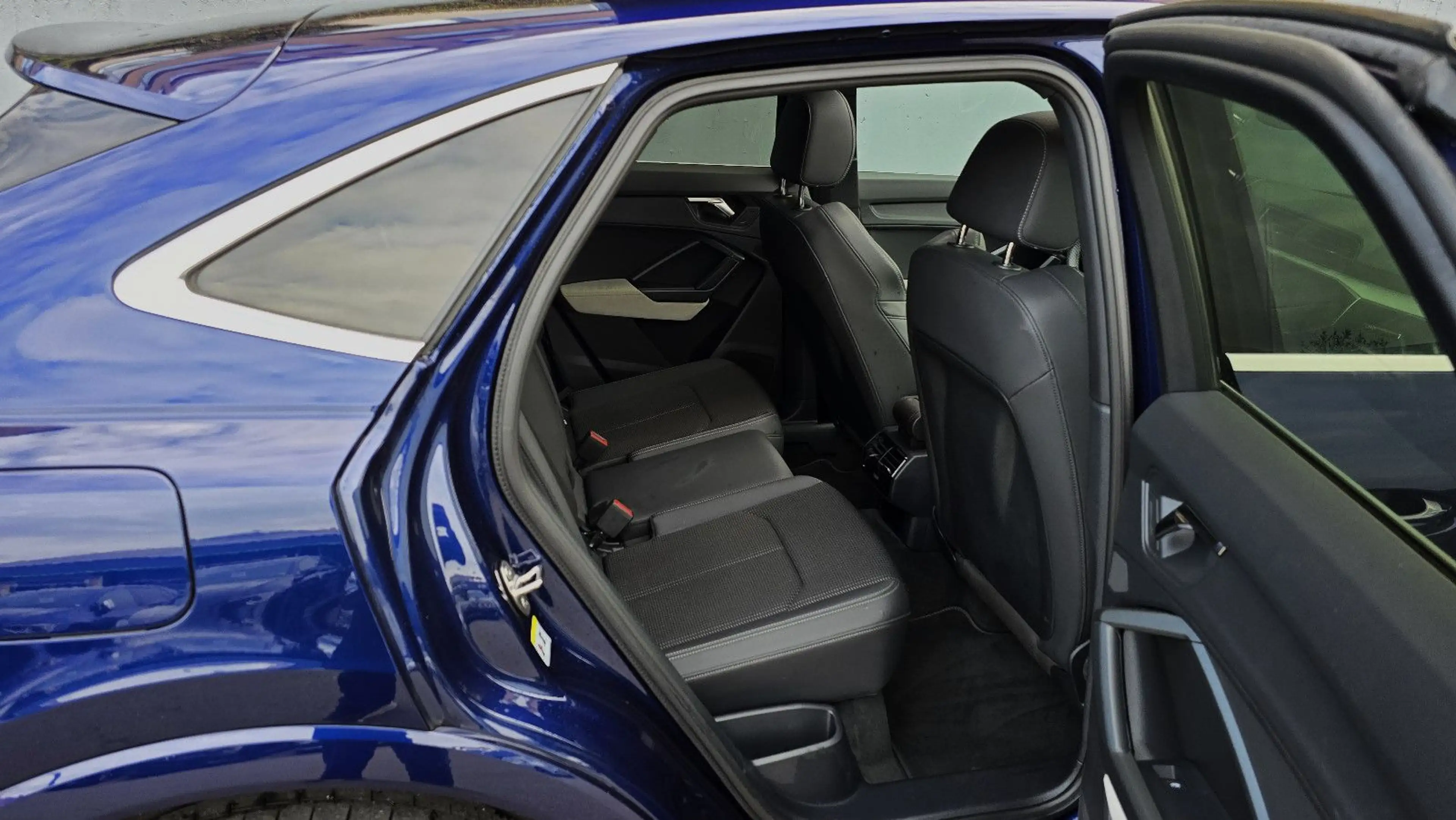 Audi Q3 35 TFSI S tronic 3 x S line Sportback Pano/20 — photo 8
