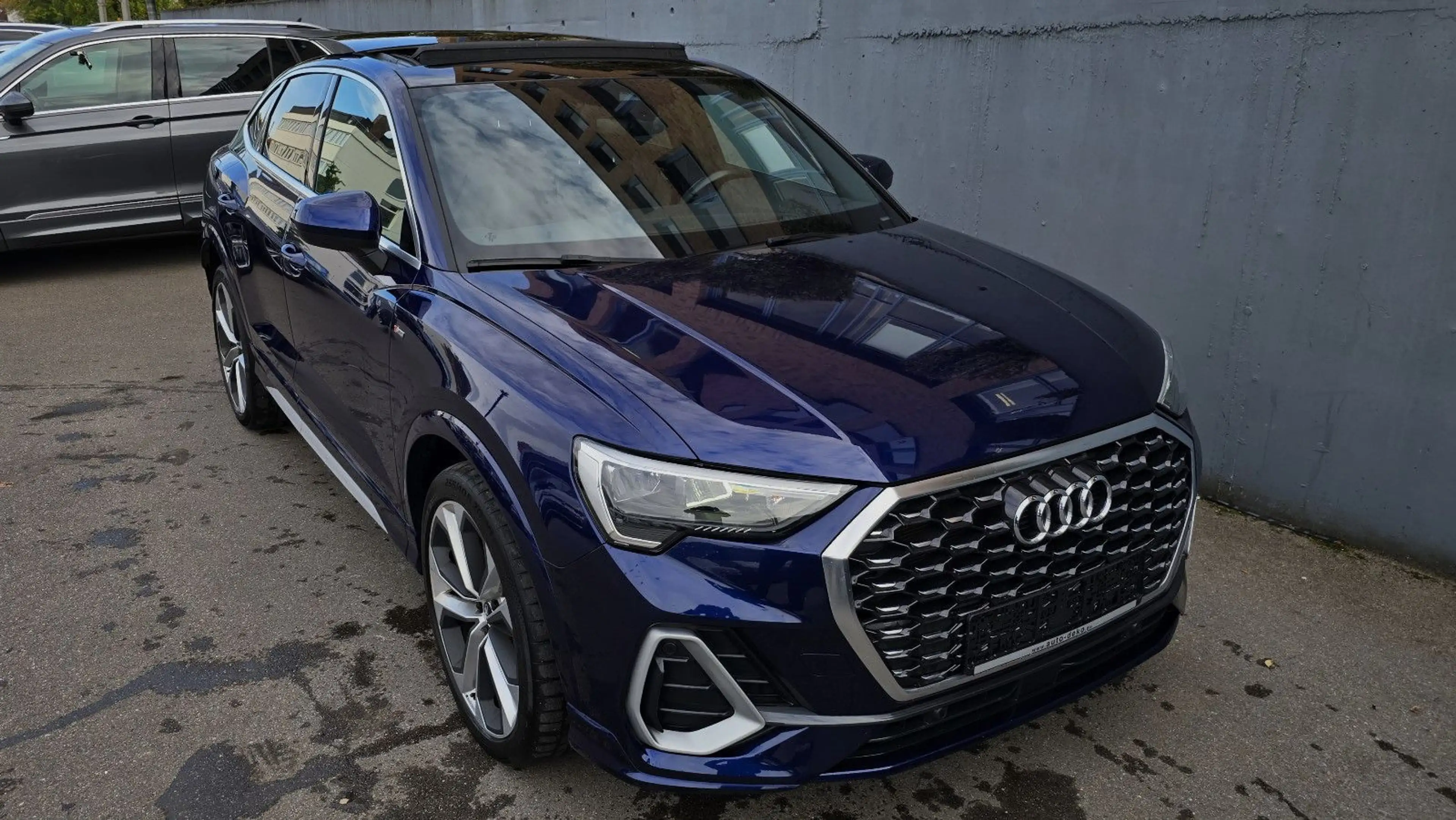 Audi Q3 35 TFSI S tronic 3 x S line Sportback Pano/20 — photo 2